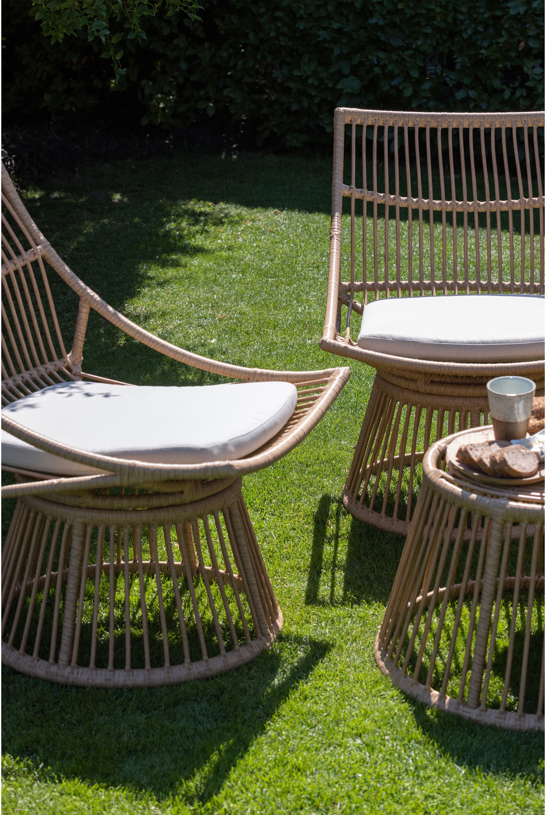 WOOOD Rattanstuhl »Alatna Wicker auf Aluminiumgestell pulverbeschichtet H80 x B64 x T53cm« () Geflochtenes Kunstfaser, Sitzpolster inklusive, Tragkraft 120 kg