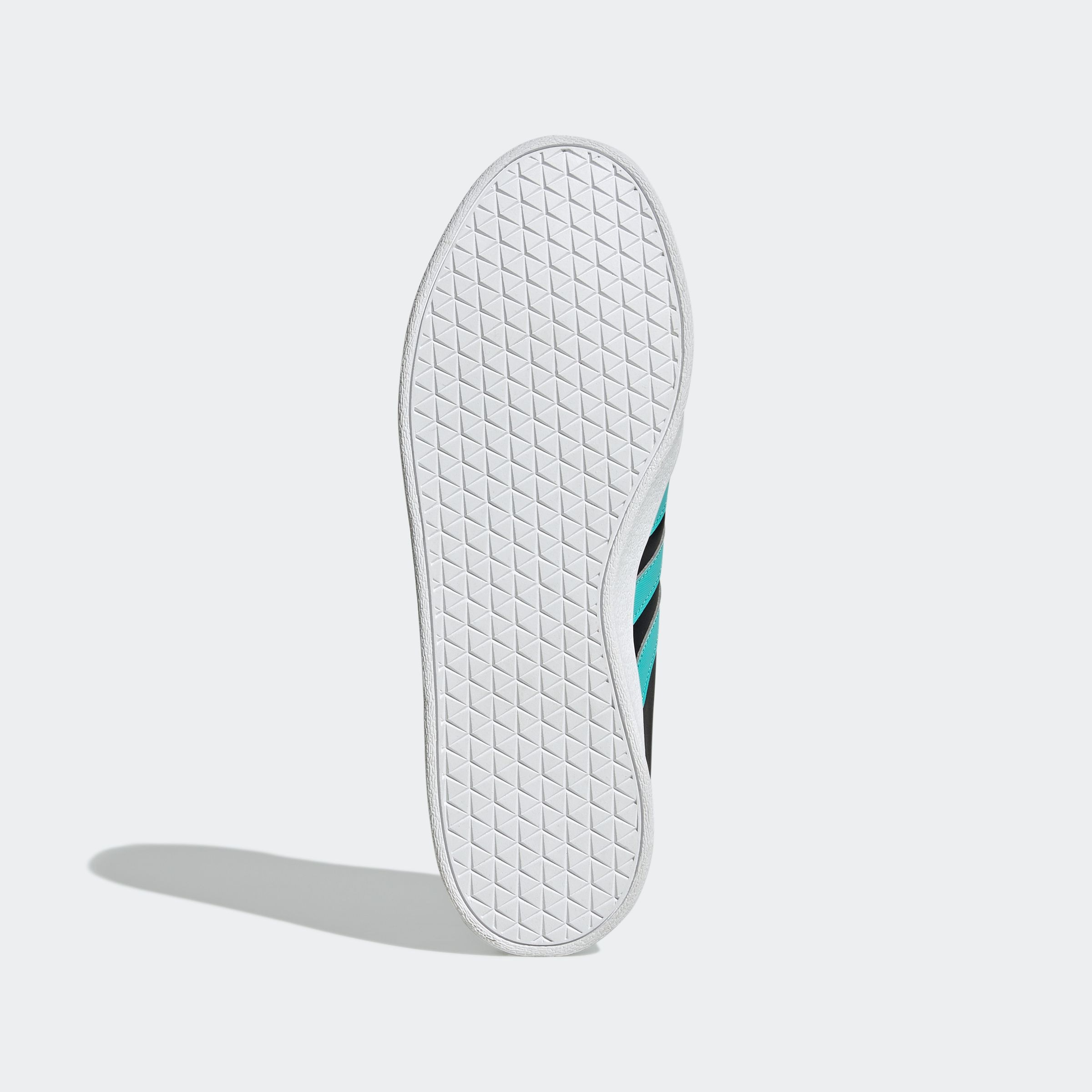 adidas Performance Sneaker »MERCEDES - AMG PETRONAS FORMULA ONE TEAM VL COURT SCHUH«, Mercedes AMG Motorsport