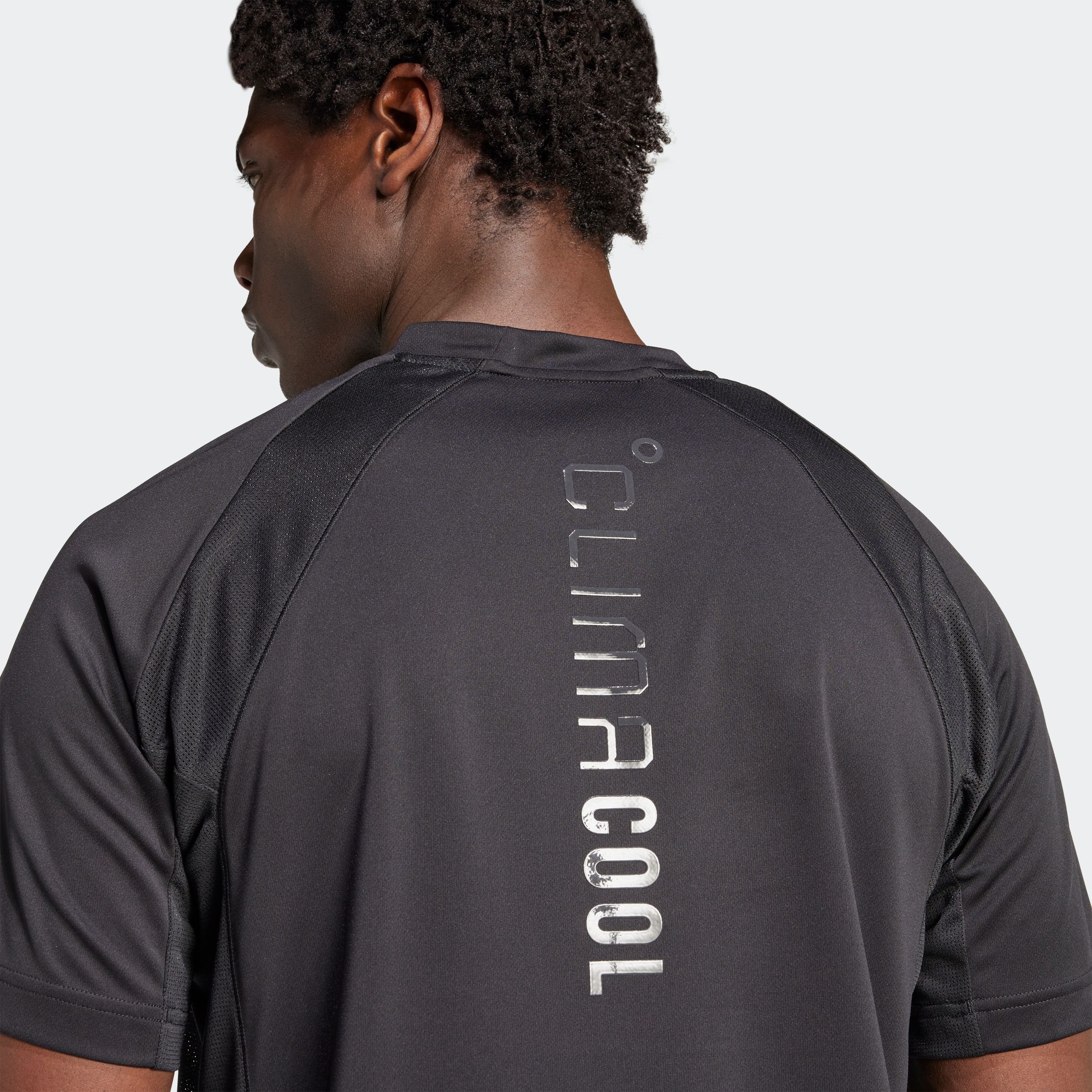 adidas Performance T-shirt »TECH APPAREL CLIMACOOL« mit glänzenden Details, aus leichter Popeline und luftigem Mesh