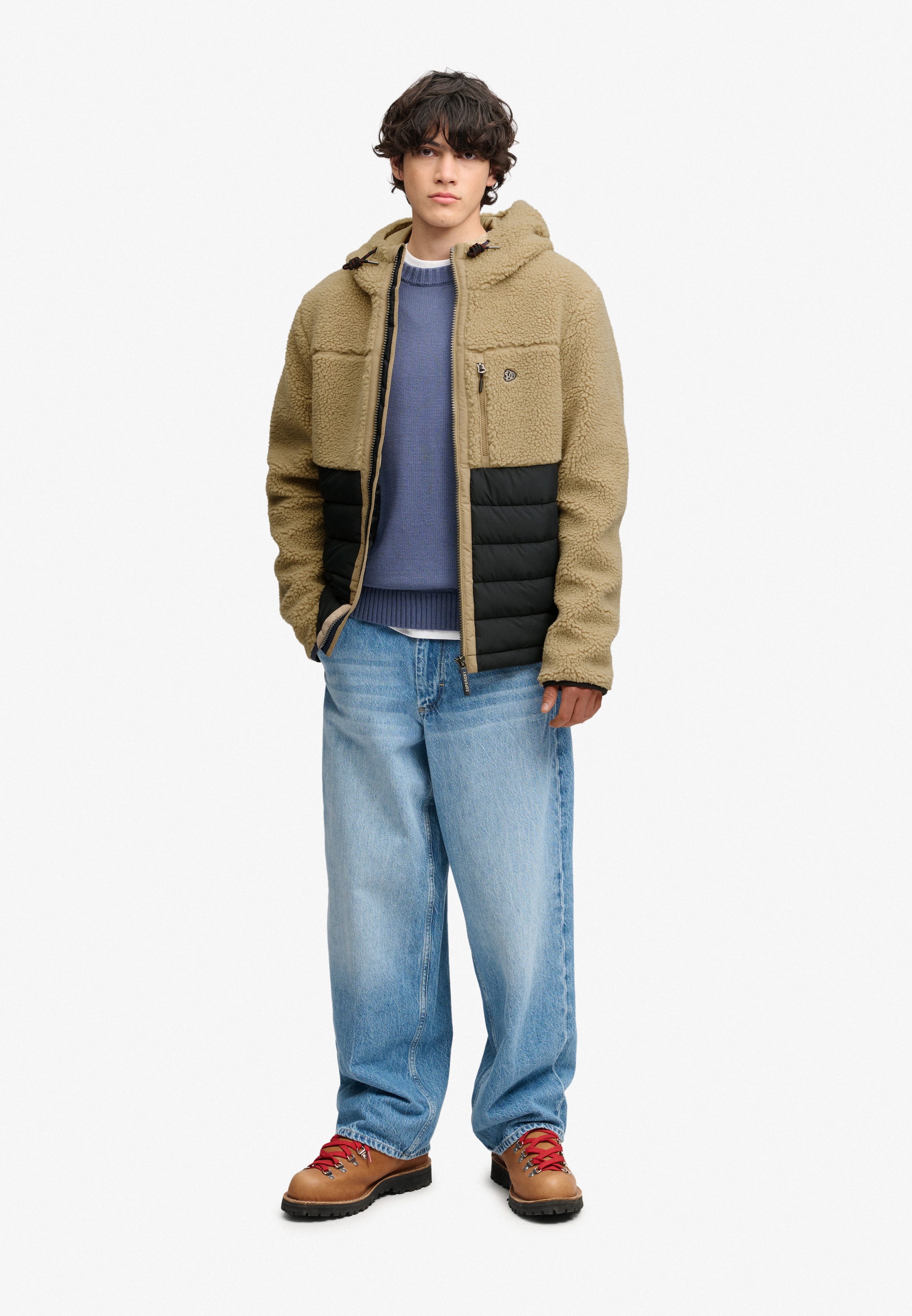 Superdry Veste d'extérieur »HOOD OUTDOOR BORG QUILT HYBRID« avec capuche Kunstfaser, relaxed fit