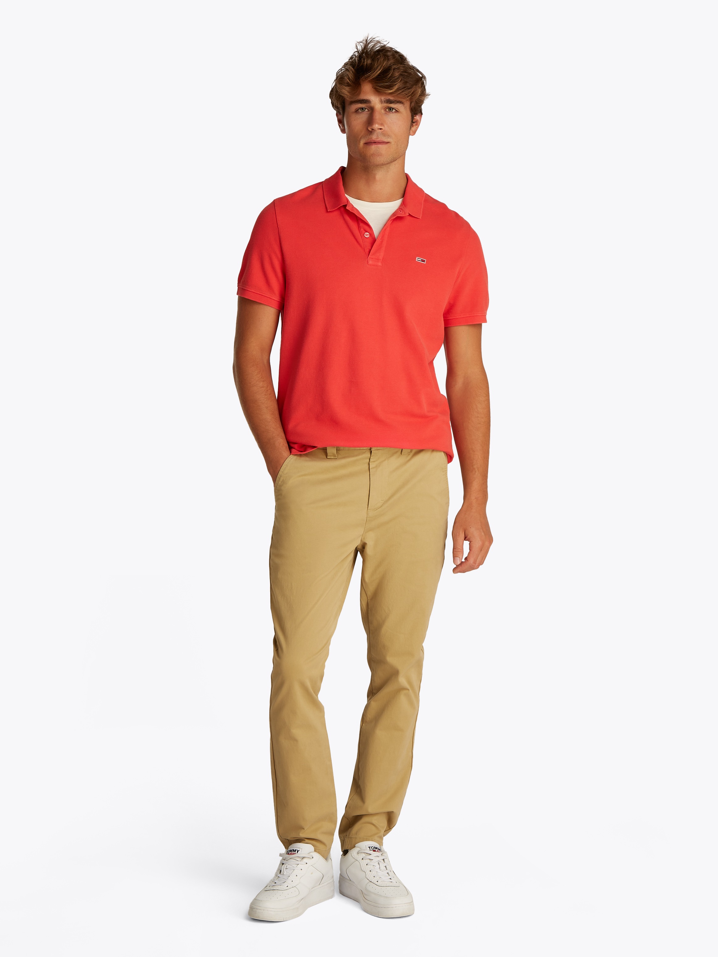 Tommy Jeans Poloshirt »TJM SLIM ESSENTIAL GD POLO SS«, mit Logostickerei