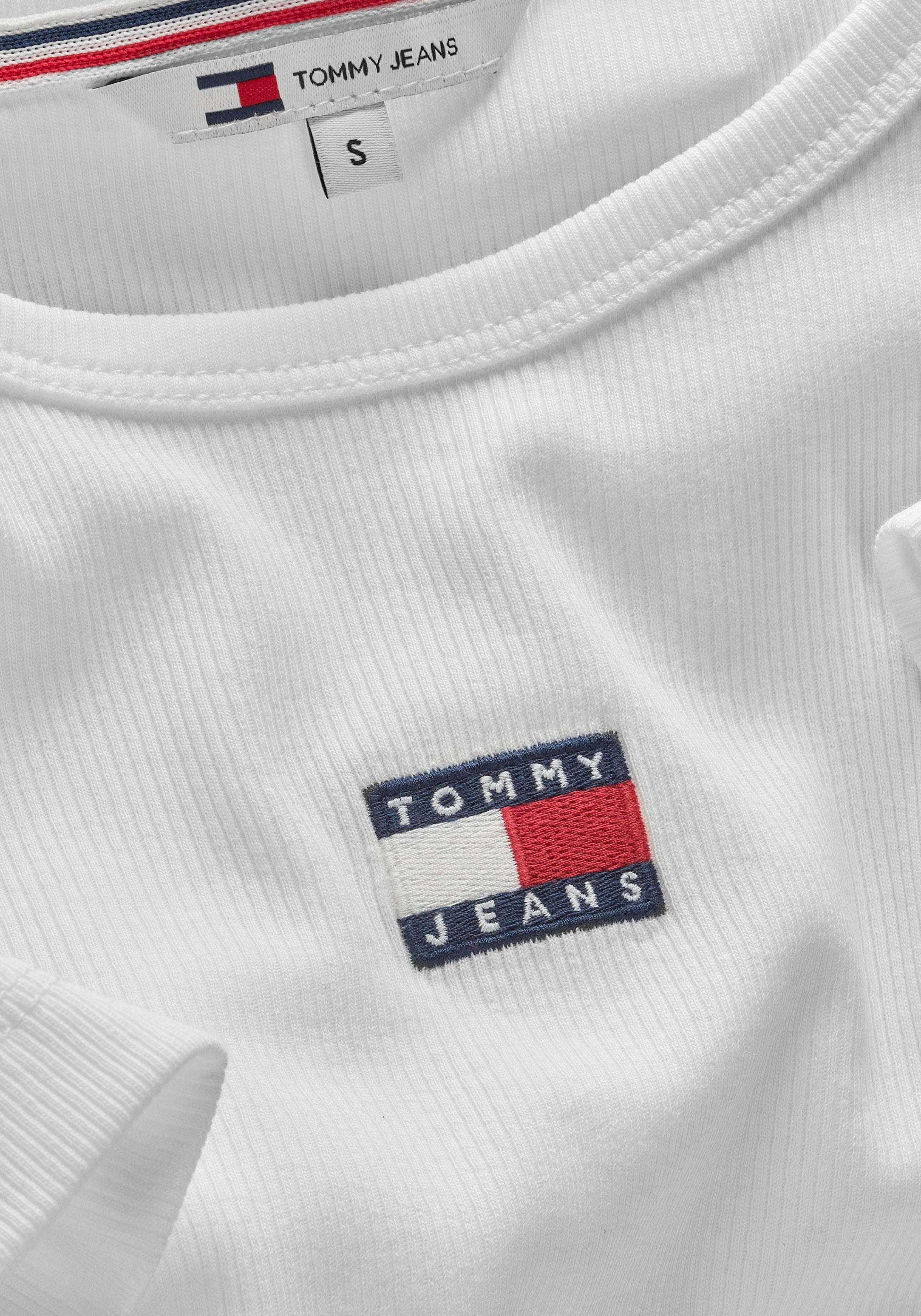 Tommy Jeans Rundhalsshirt »TJW SLIM BADGE RIB TEE«, mit Tommy Jeans Logo-Stickerei