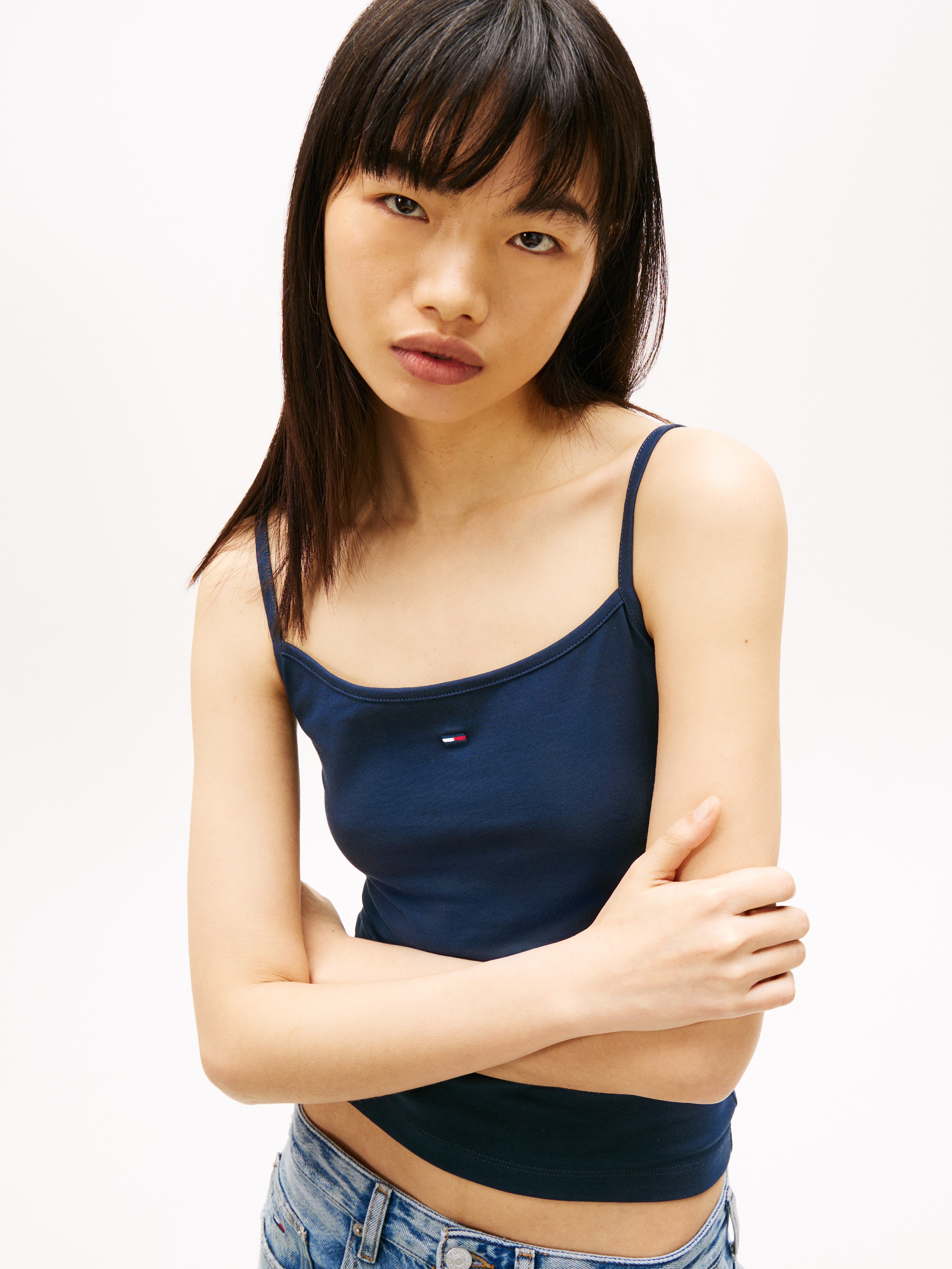 Tommy Jeans Top à bretelles spaghetti »TJW ESSENTIAL STRAP TOP EXT« avec broderie logo, coupe slim