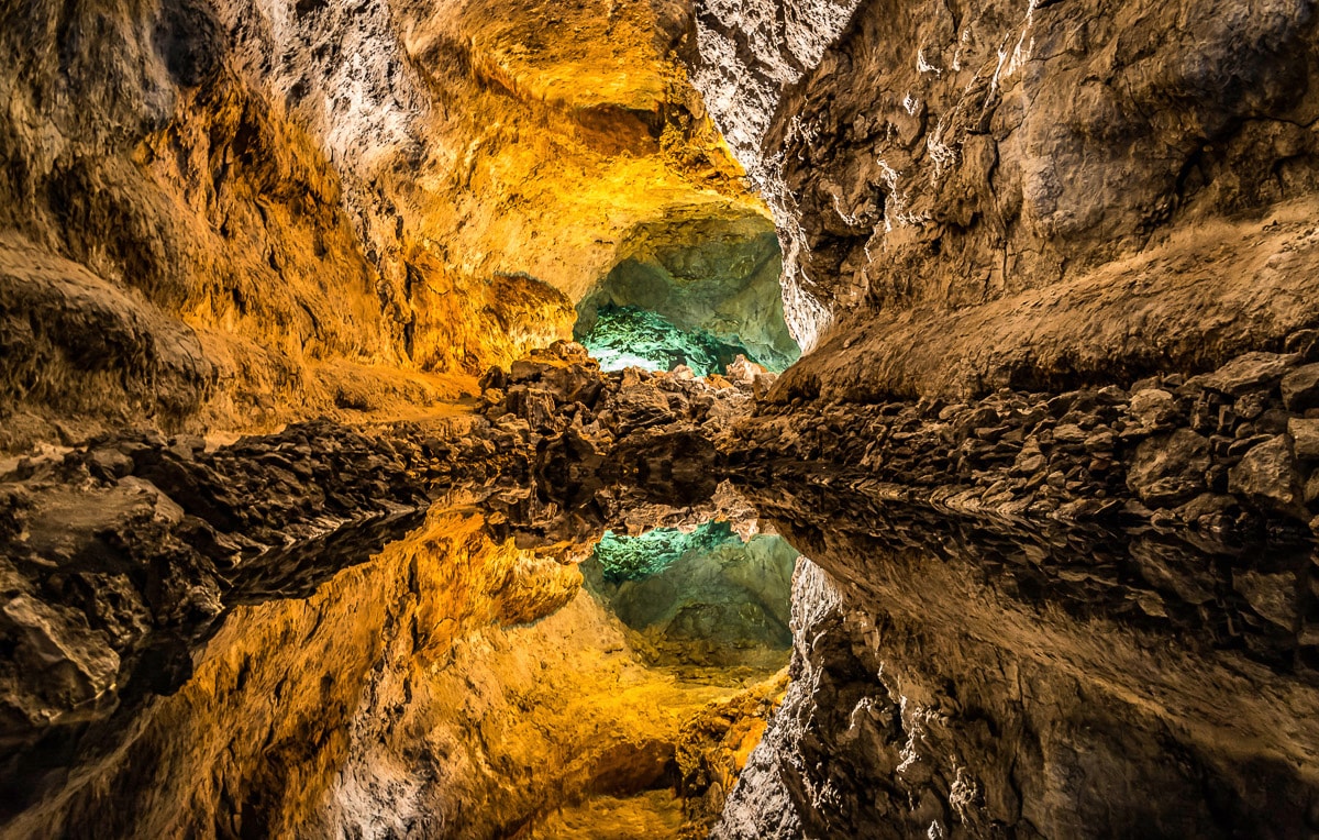 Image of Papermoon Fototapete "Höhle mit Wasser"