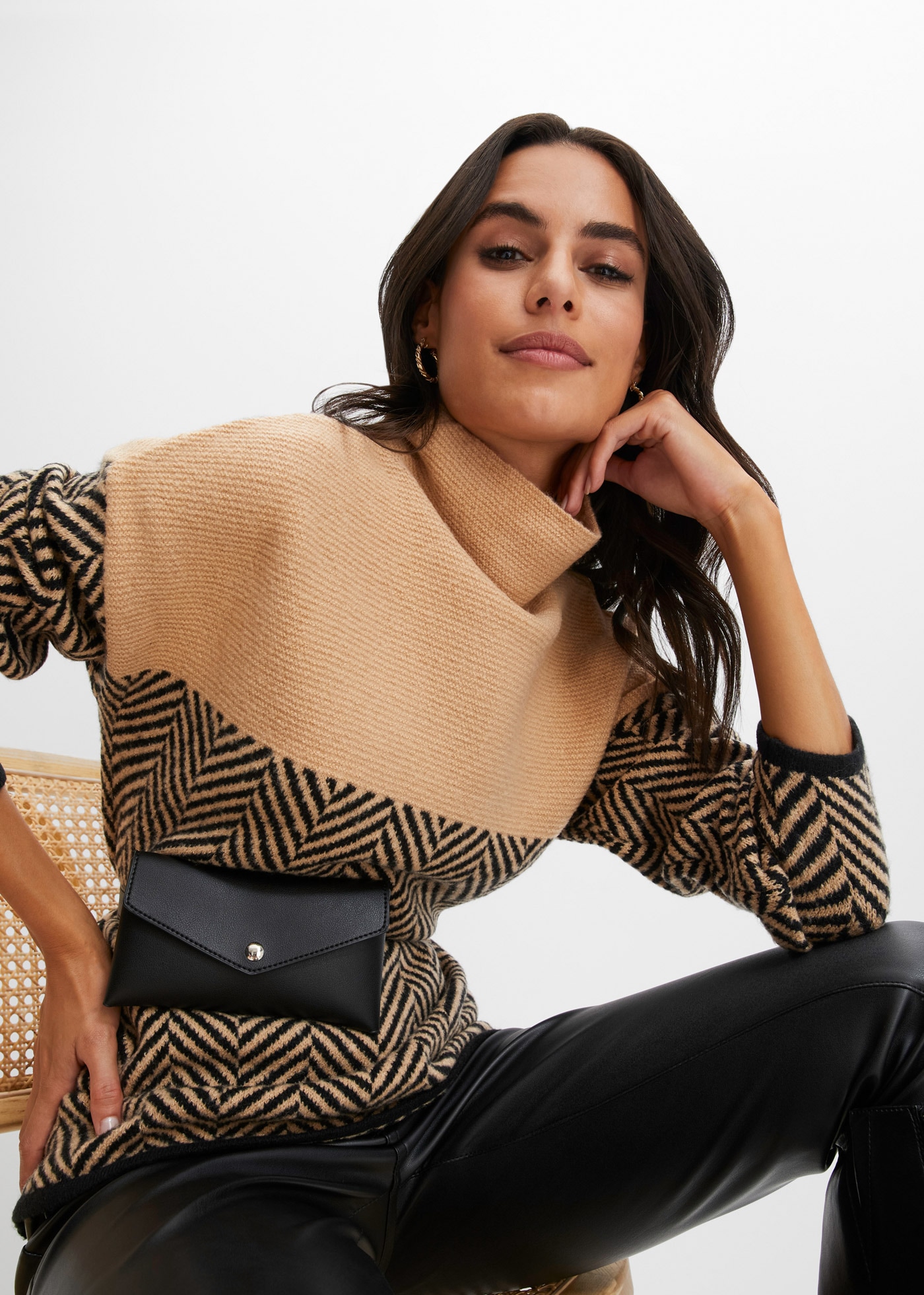 Image of bonprix Strickpullover zweifarbig mit Fischgrätmuster, mit Stehkragen, bequem