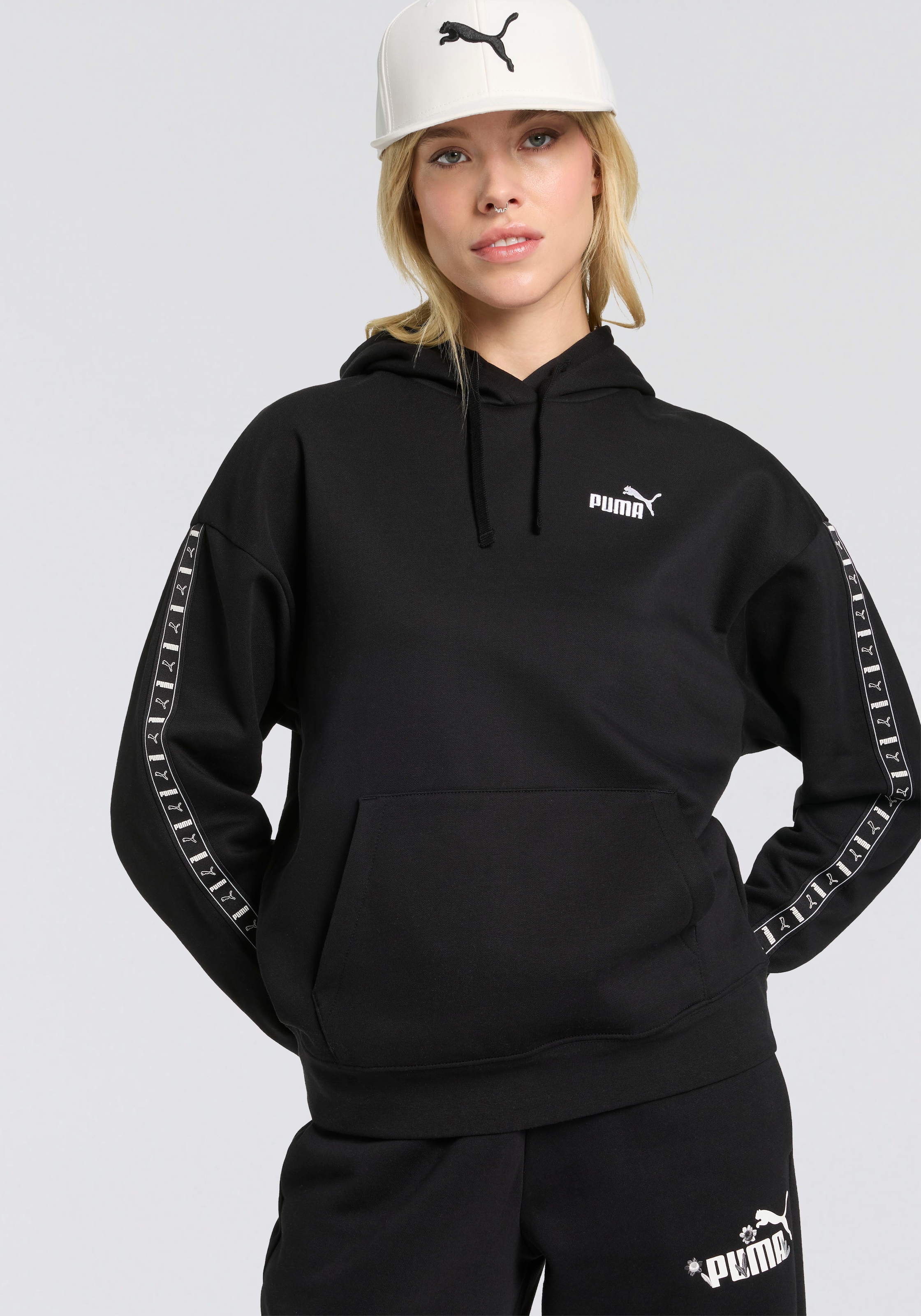 Image of PUMA Kapuzensweatshirt "ESS TAPE HOODIE COMFORT FL", mit Kängurutasche, mit Rundhalsausschnitt, komfortable Passform