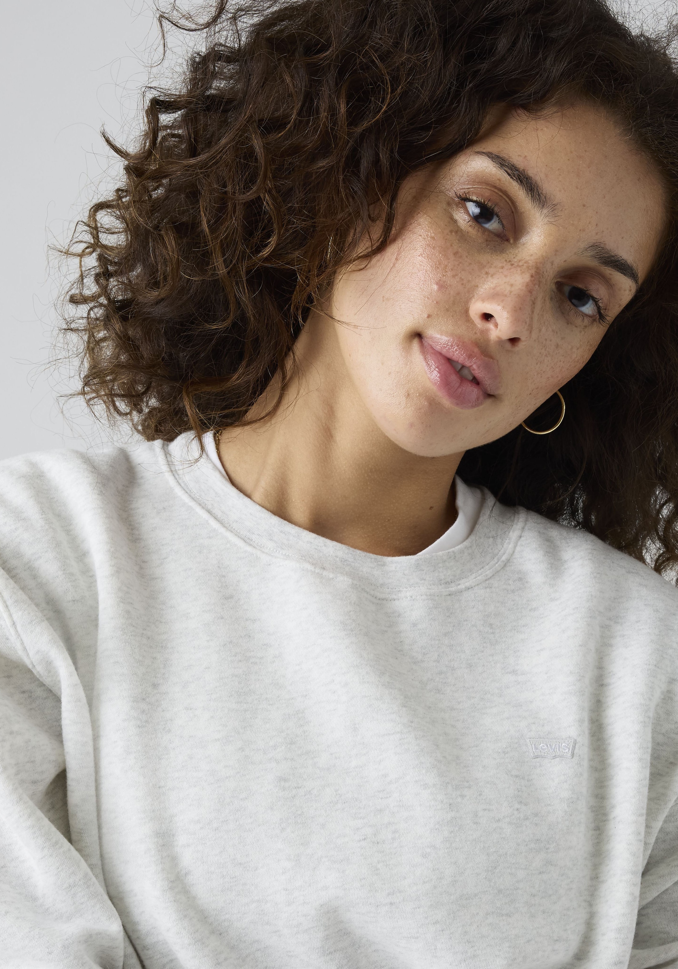 Levi's® Sweatshirt »EVERYDAY CREW SWEATSHIRT«, mit kleinem Logo auf der Brust
