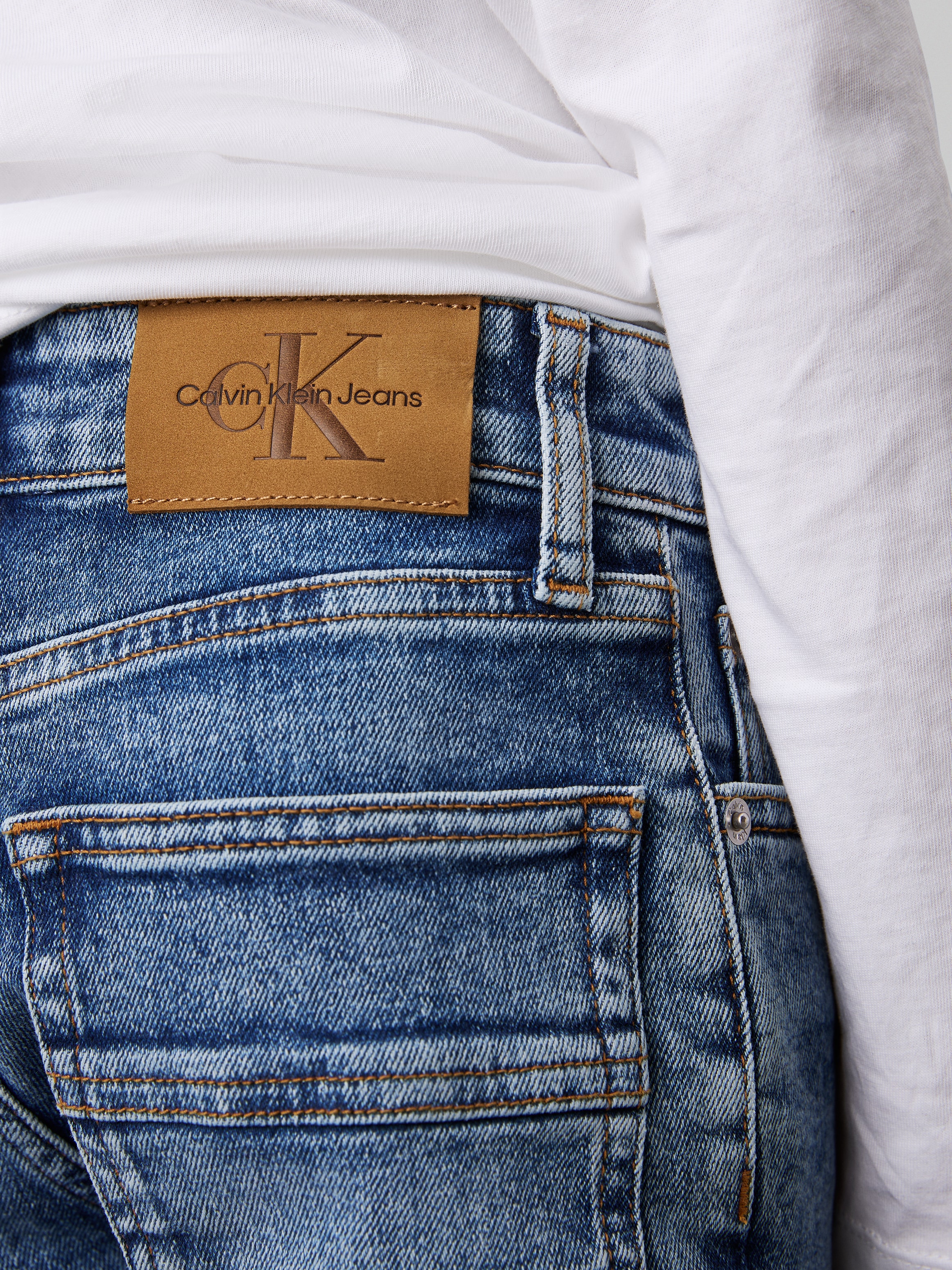 Calvin Klein Jeans Straight-Jeans »Reg Straight Wash Blue Hero Cf«, für Kinder bis 16 Jahre im 5-Pocket-Style