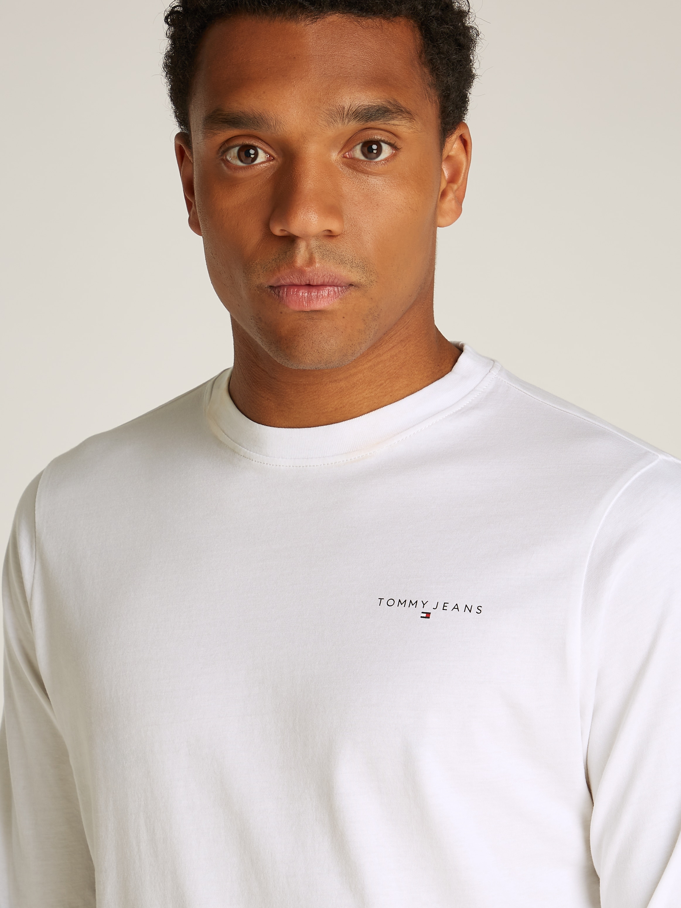 Tommy Jeans Plus Longsleeve »TJM SLIM LINEAR CHST L/S TEE EXT«, Grosse Grössen