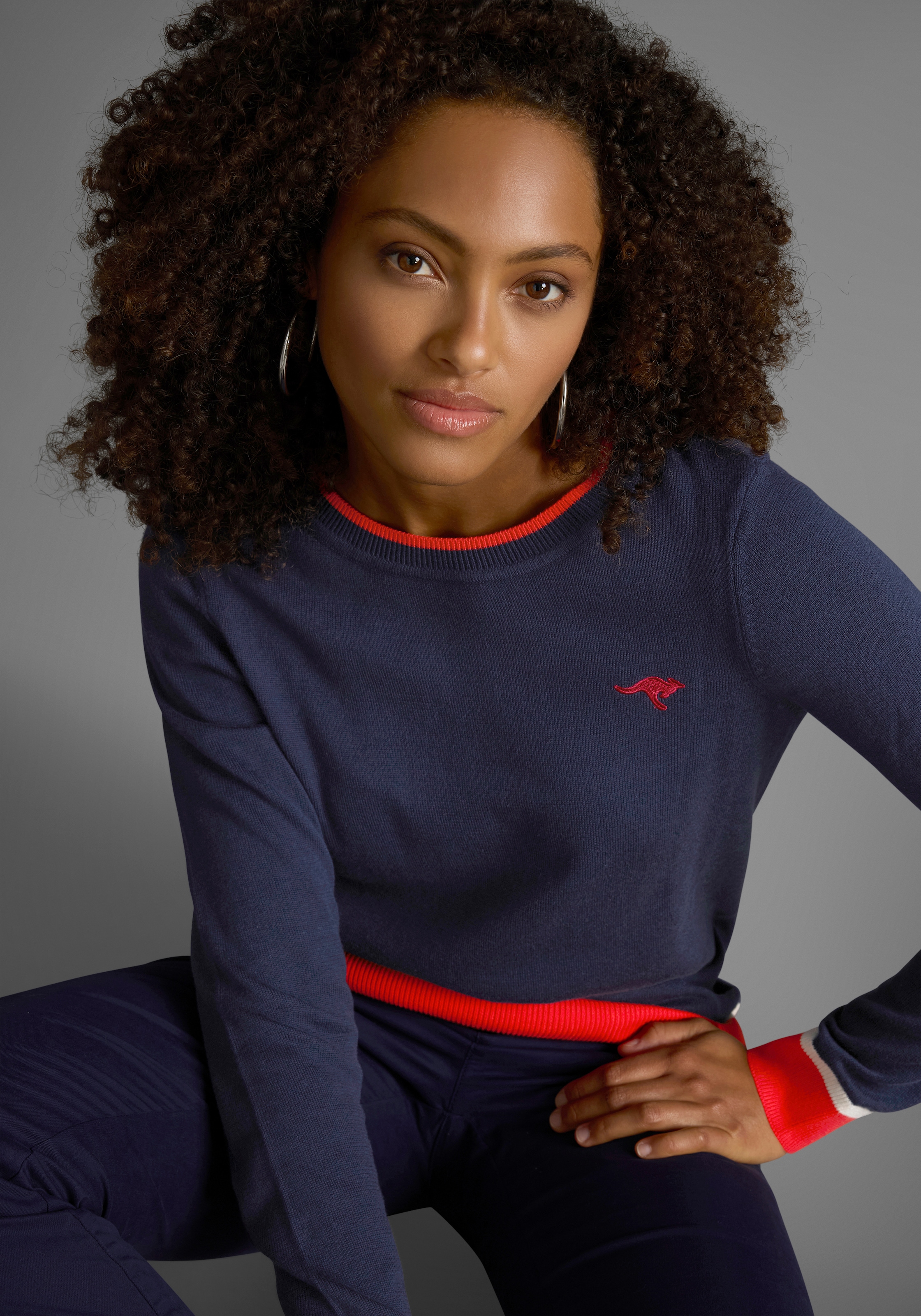 KangaROOS Pull à col rond mit kontrastfarbenem Saum