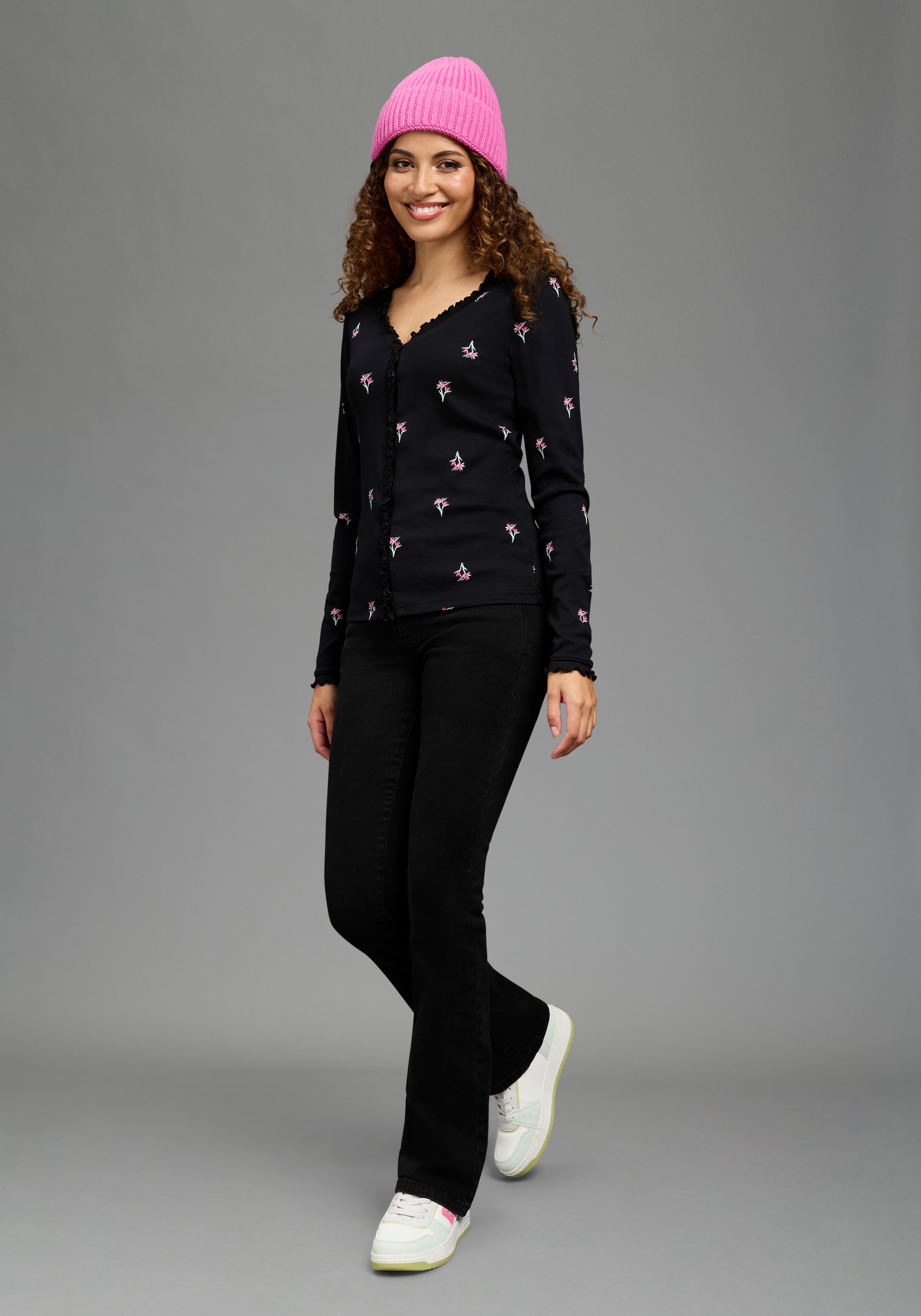 KangaROOS T-shirt à manches longues avec encolure en V, coupe ajustée, forme à la taille, en tissu côtelé