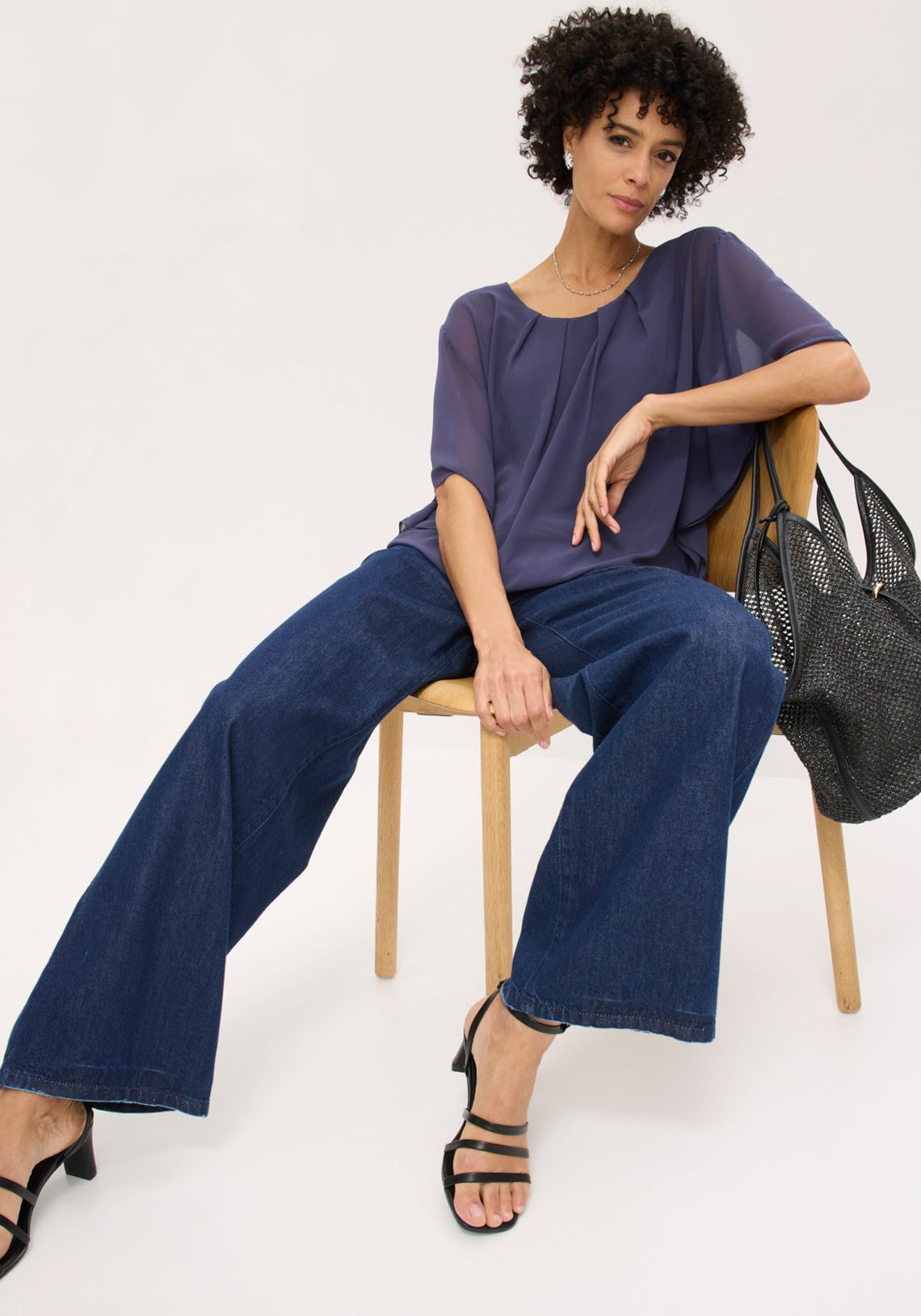 bonprix Chiffonbluse »Chiffonbluse mit Untertop« Oversize-Passform, für festliche Anlässe, mit elastischem Bund