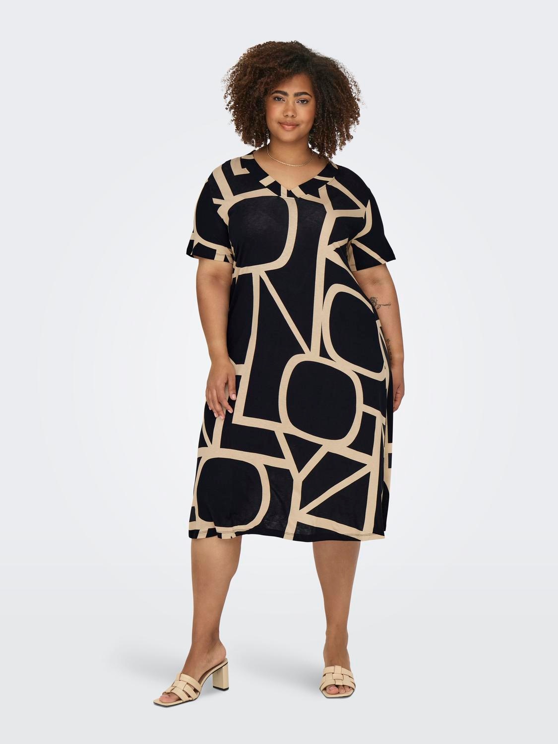 Image of ONLY CARMAKOMA Shirtkleid "CARFYRLA LIFE S/S V-NCK BLK AOP DRE NOOS" Sommerkleid, weich fliessende Jersey Qualität