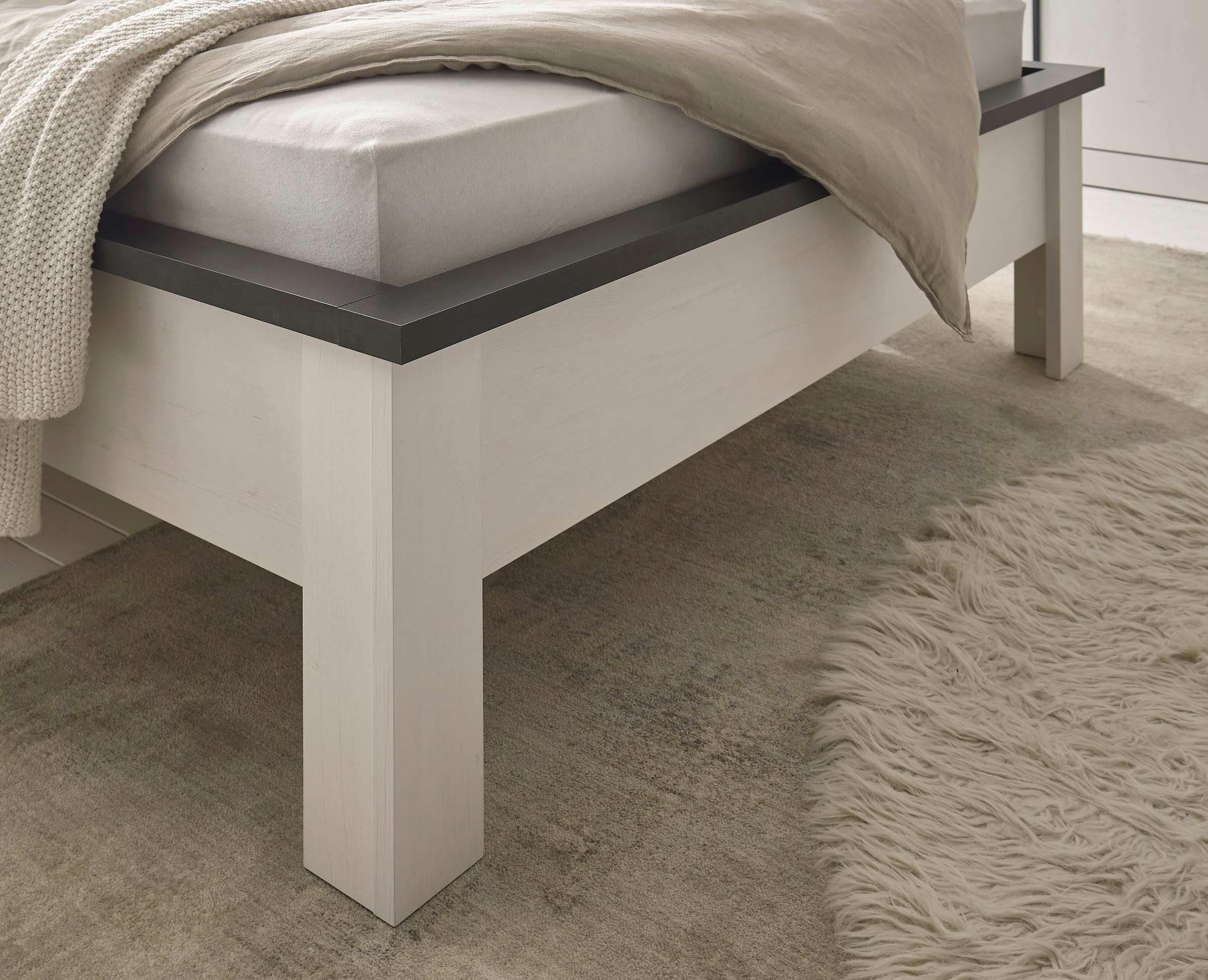 Home affaire Einzelbett »SHERWOOD Liegefläche 90/140 oder 180x200 cm«, aus FSC®-zertifiziertem Holzwerkstoff, rustikaler Landhausstil