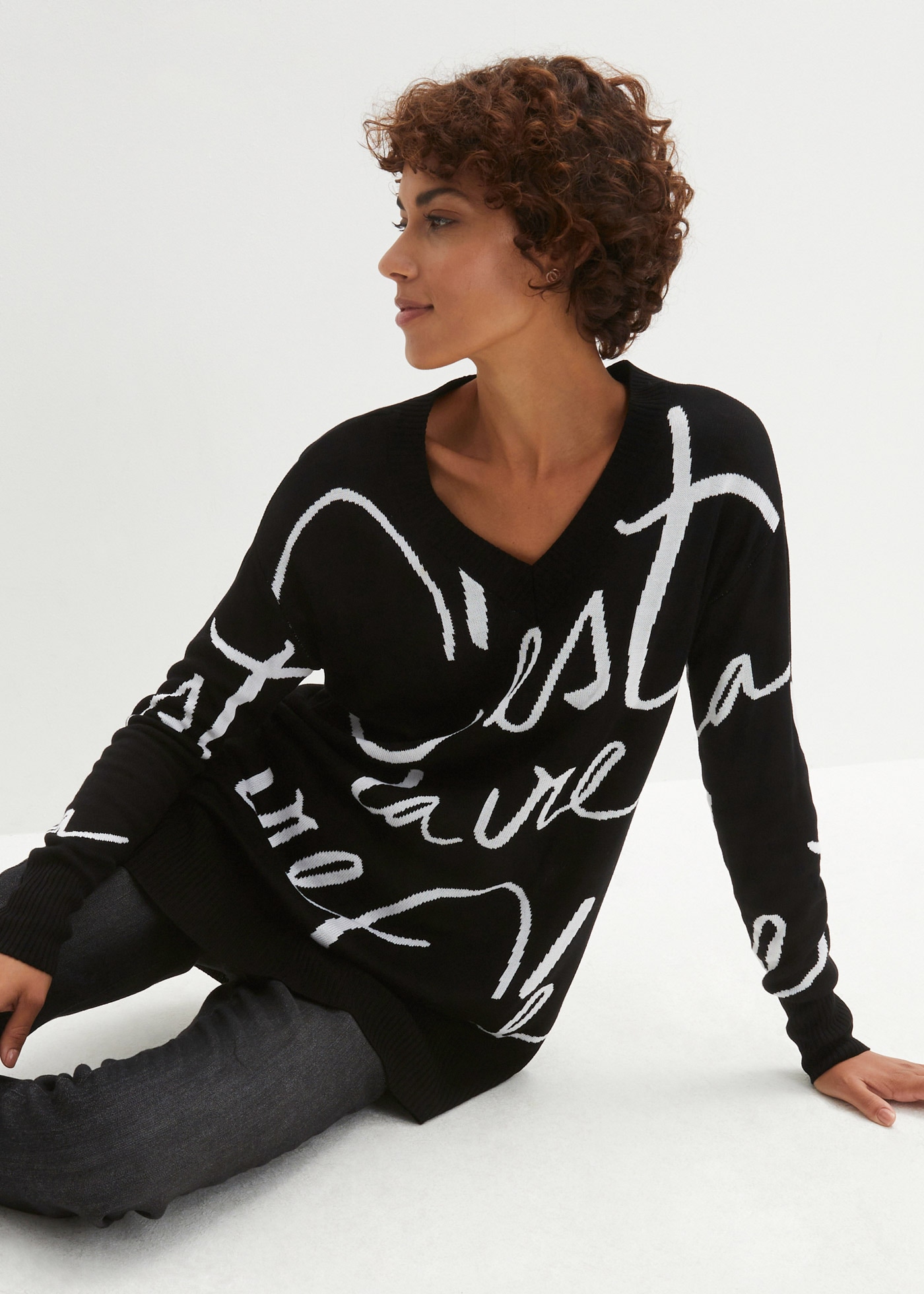 bonprix Pull long »Longpullover mit Schriftzug« aus Viskose, lockere Passform, mit modischem Schriftzug