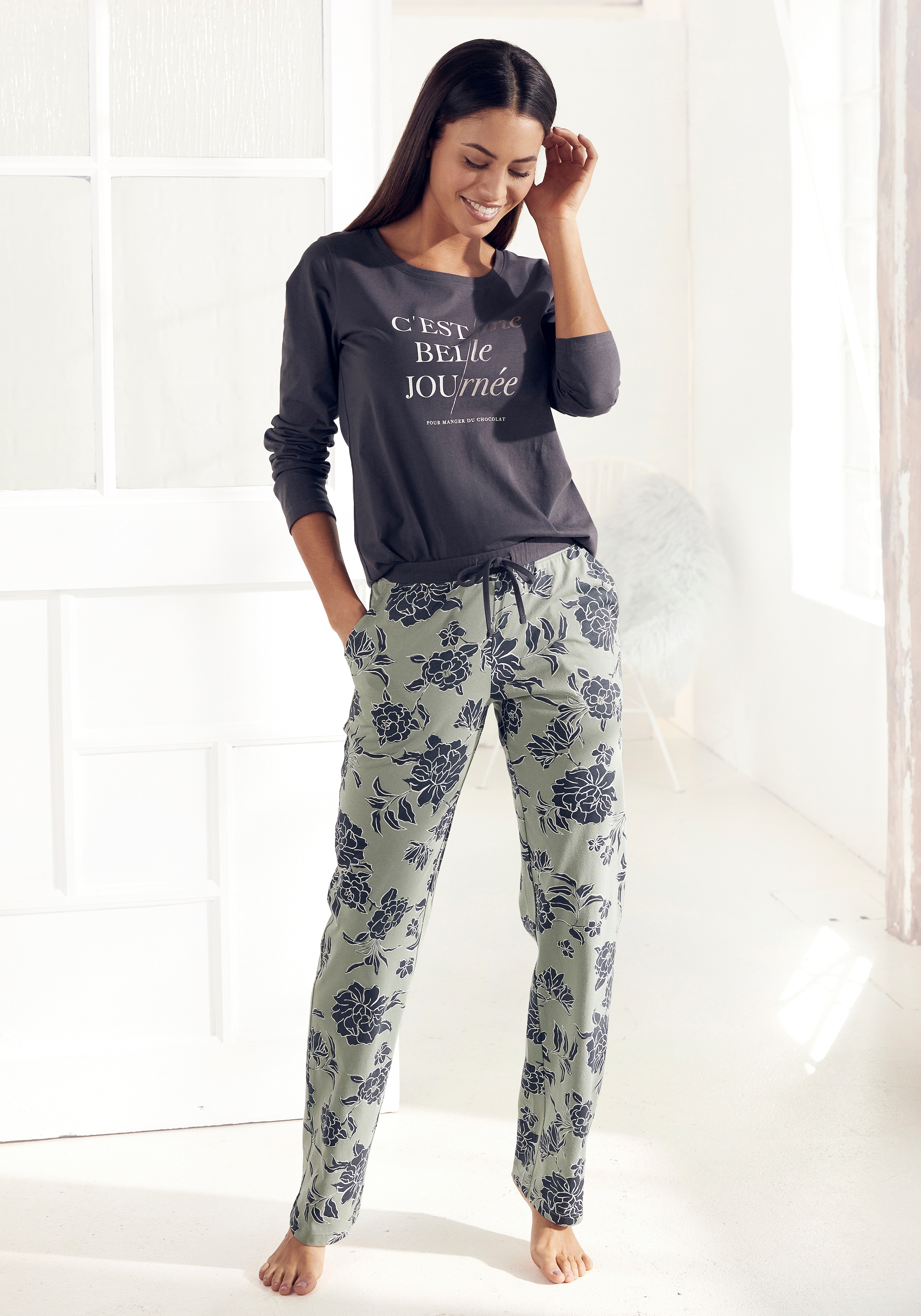 Image of Vivance Dreams Pyjama Set, 2 tlg. mit grossem Blumen-Druck