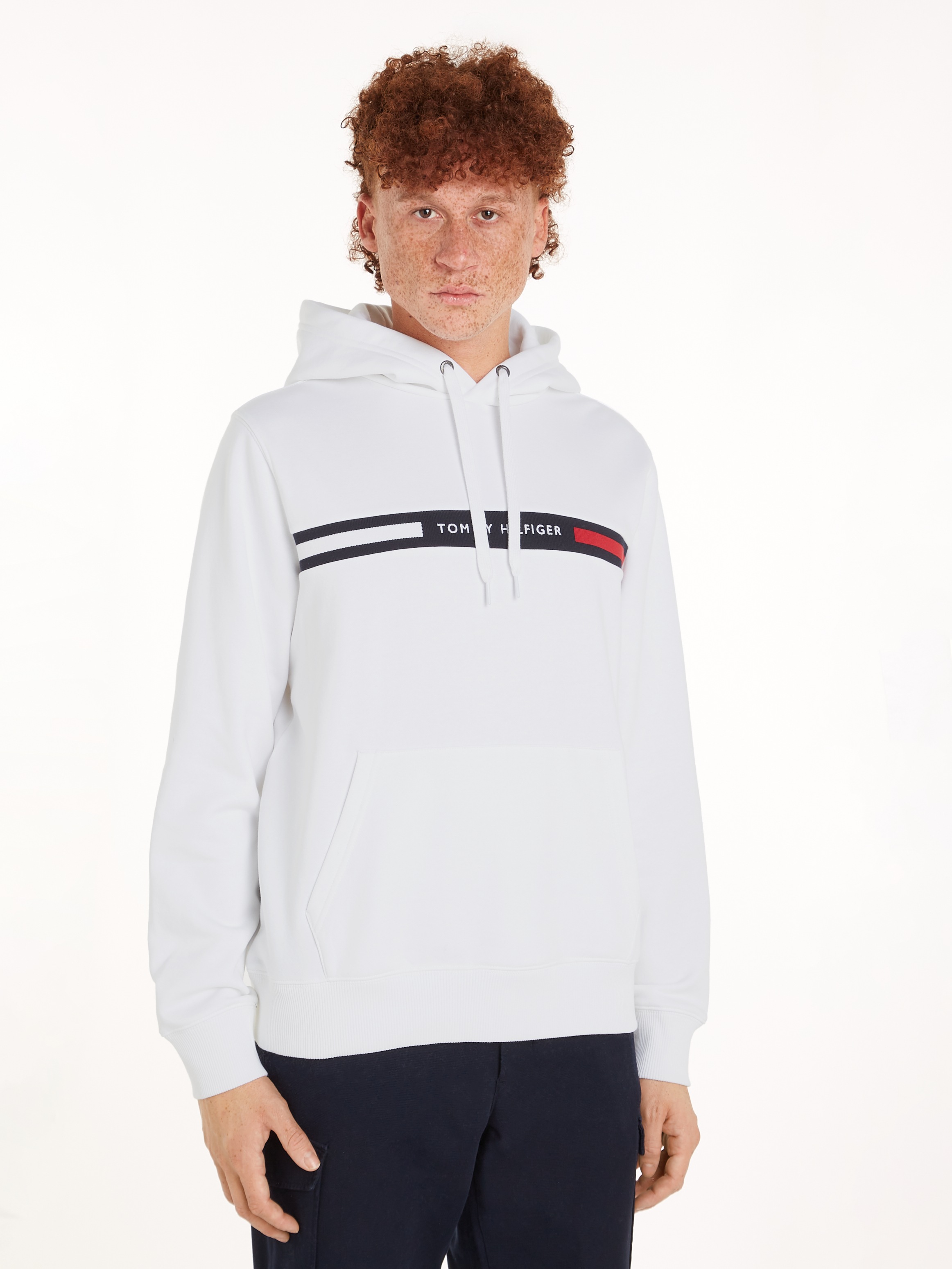Tommy Hilfiger Kapuzensweatshirt »HILFIGER CHEST INSERT HOODY mit Kapuze und Logoschriftzug«, unifarben, casual, regular fit, Baumwollmix, Kapuze