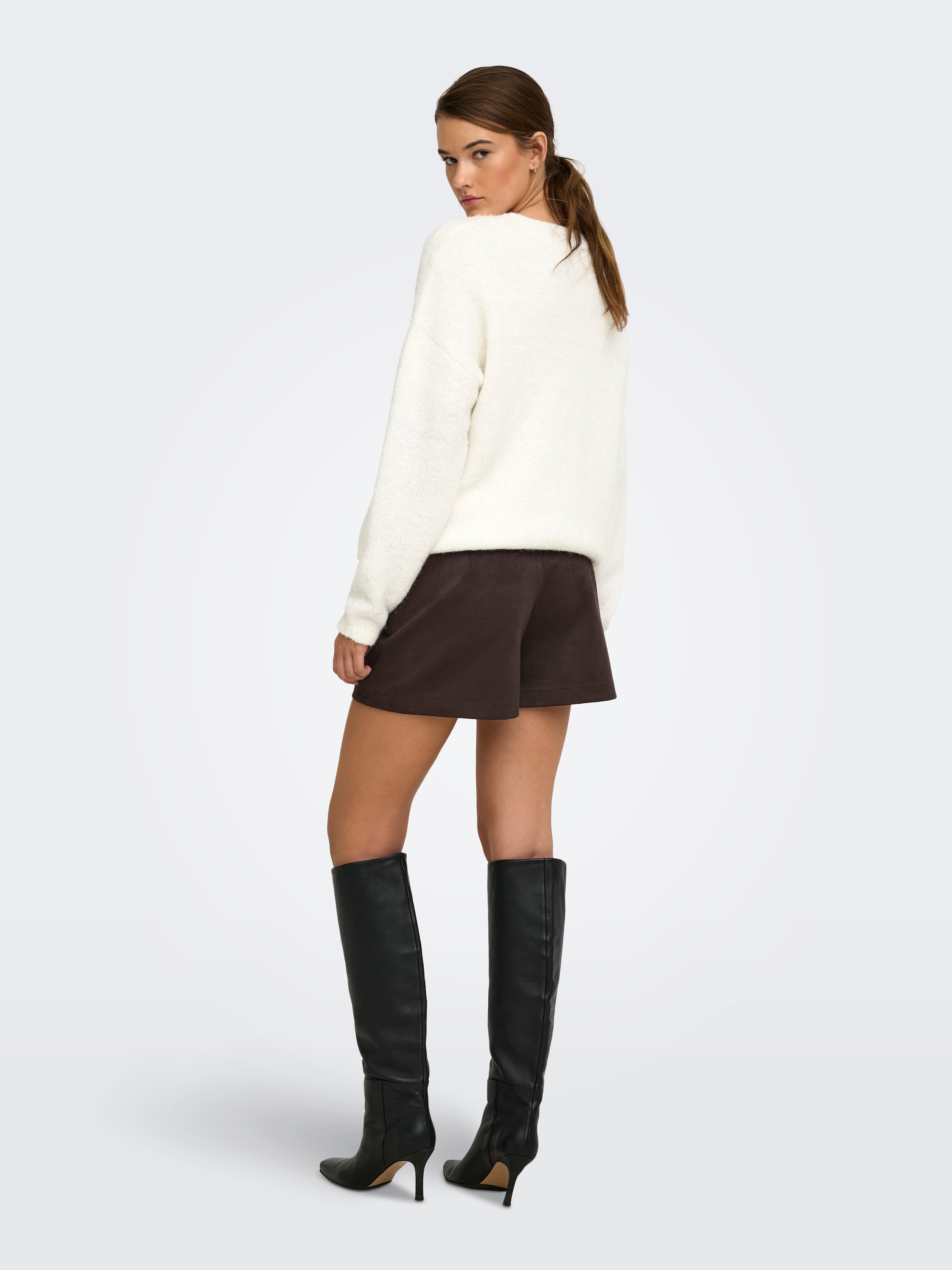 ONLY »ONLMIRA MW FAUX SUEDE SHORTS CC PNT«  Materialmix, regular fit