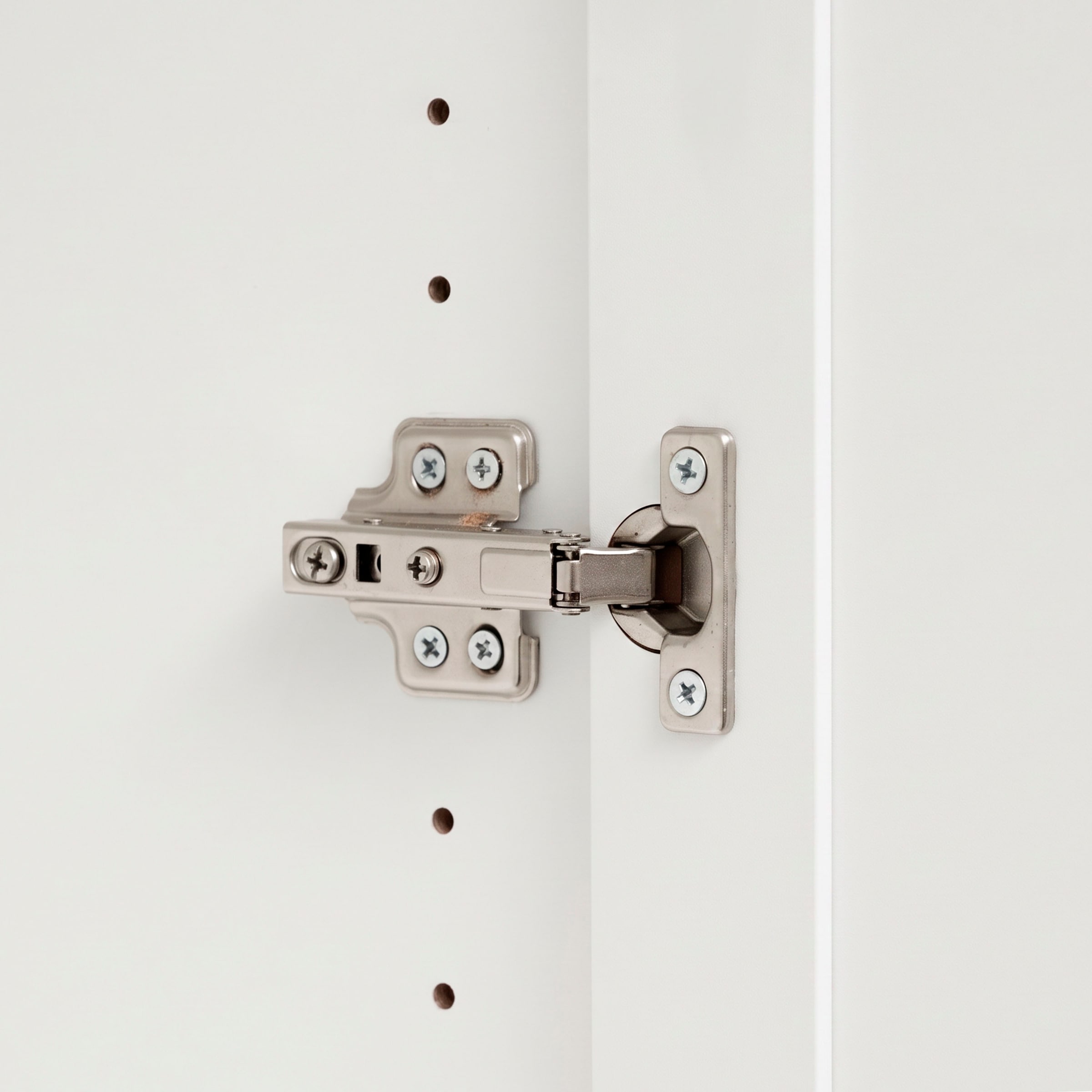 GOODproduct Armoires à vêtements »Arrian 240 cm Weiss | 6-türiger Drehtürenschrank im Landhausstil« ESPACE DE RANGEMENT XXL POUR VOTRE MAISON