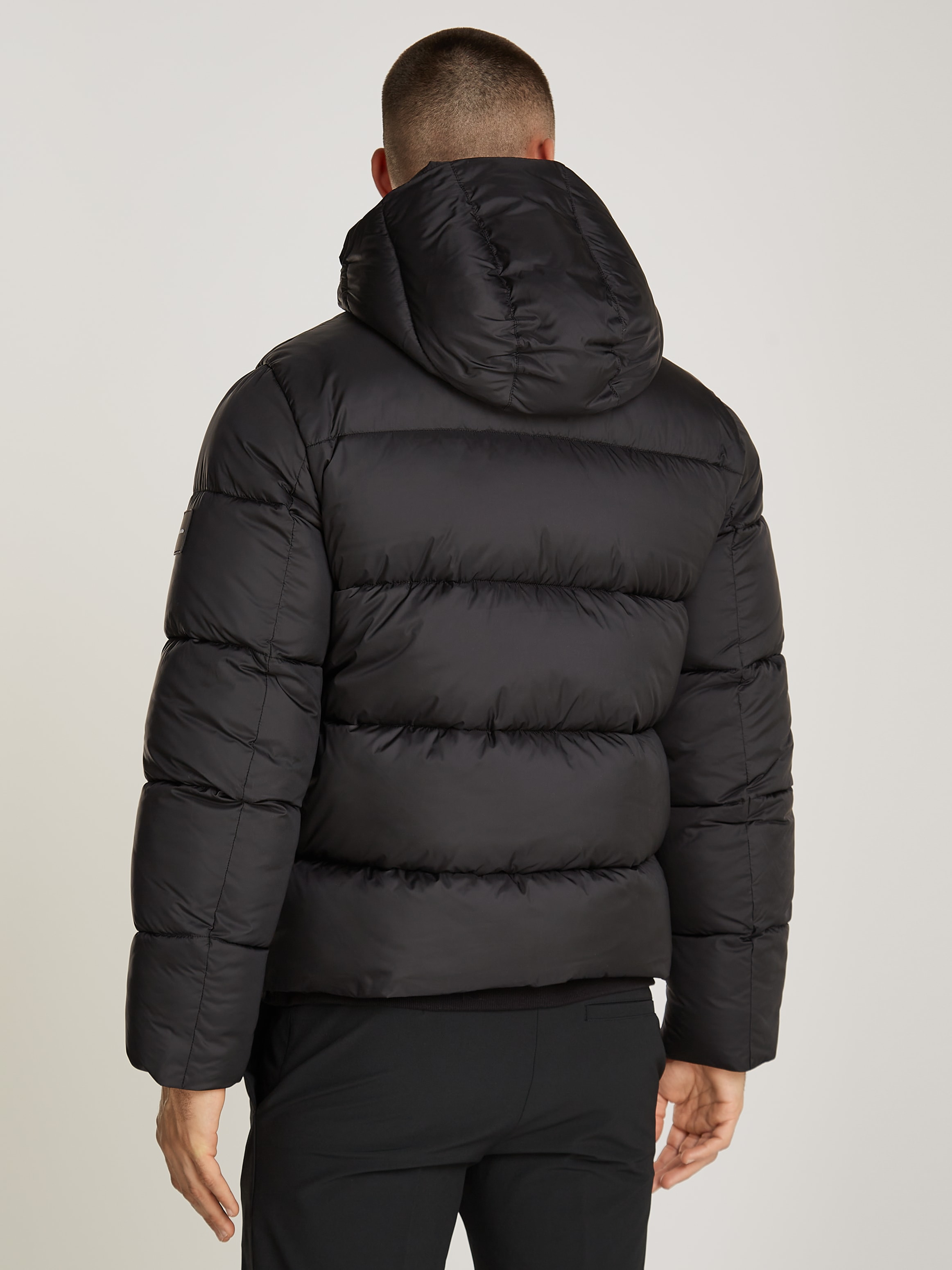 Calvin Klein Outdoorjacke »HOODED QUILT PUFFER MW«, mit Kapuze, mit Logopatch
