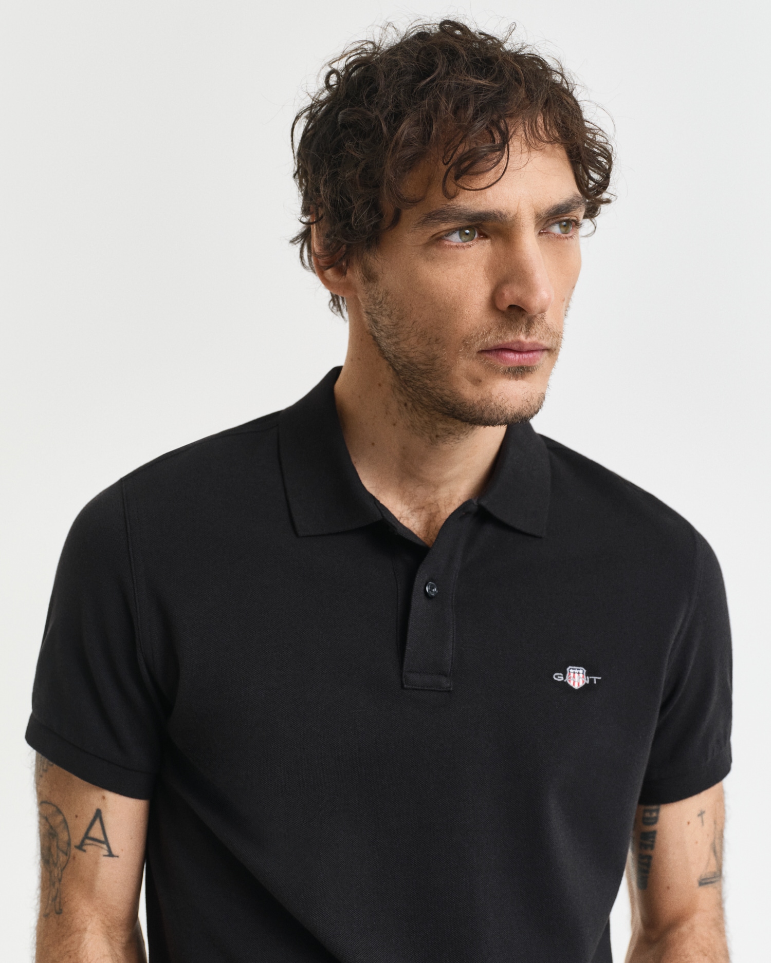 Gant Poloshirt »SLIM SHIELD SS PIQUE POLO« mit Logostickerei auf der Brust