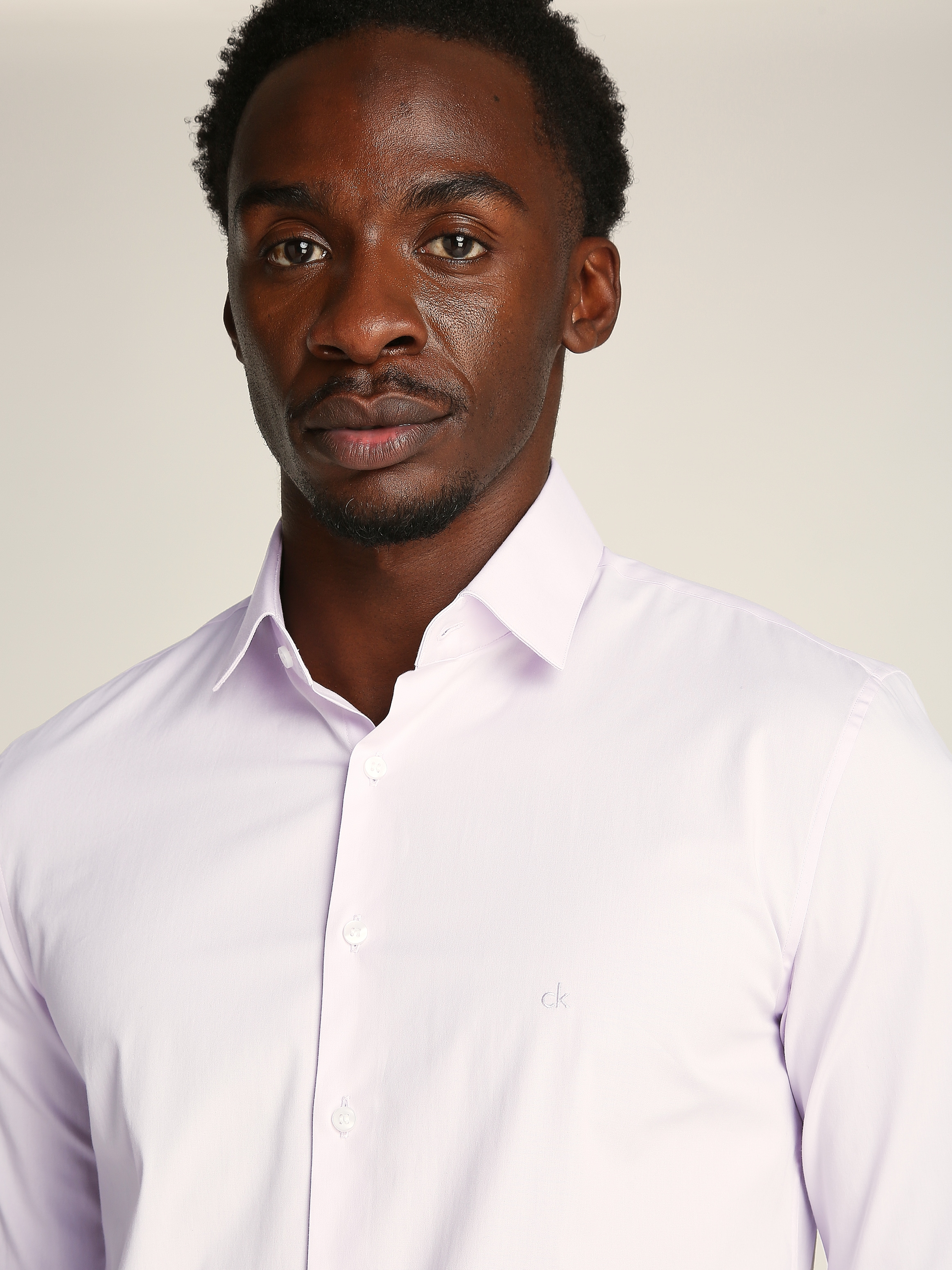 Calvin Klein Chemise d'affaires »POPLIN STRETCH SLIM SHIRT« mit Kentkragen, Logoprint auf Brusthöhe
