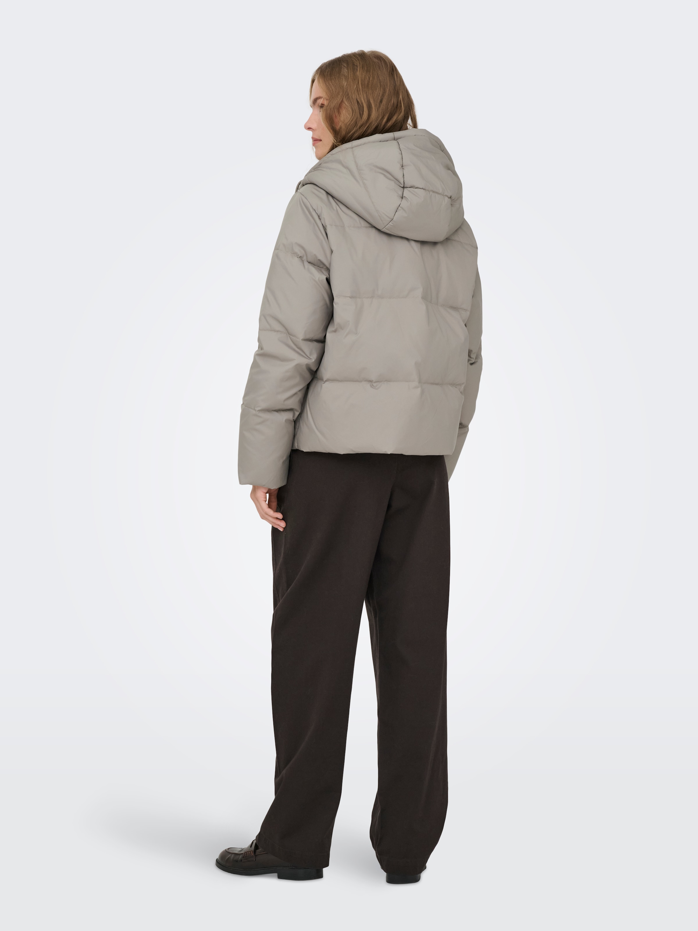 ONLY Veste matelassée »ONLALICE SHORT DOWN JACKET NOOS OTW« mit Kapuze