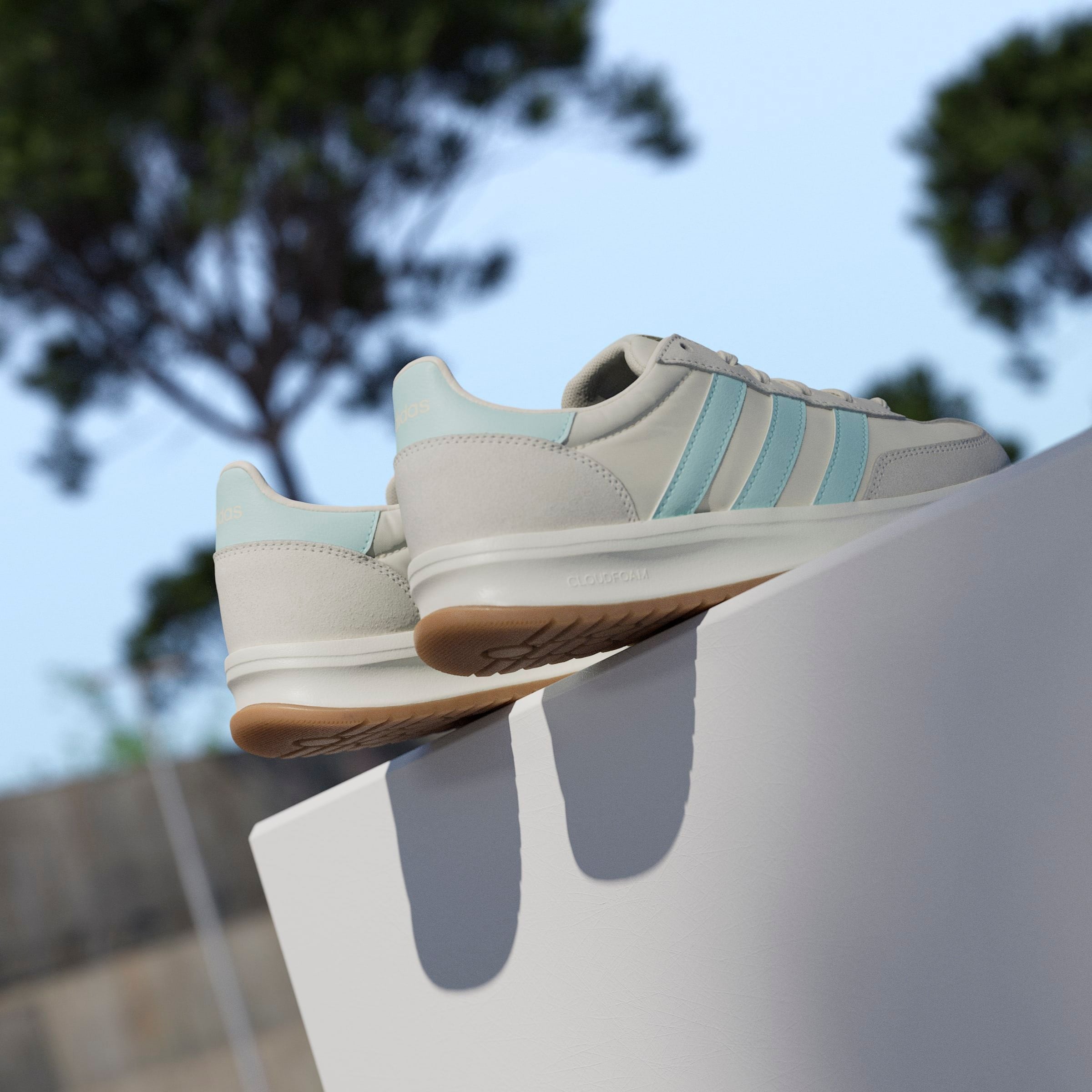 adidas Sportswear Sneaker »RUN 70S 2.0«, inspiriert vom Design des SL72