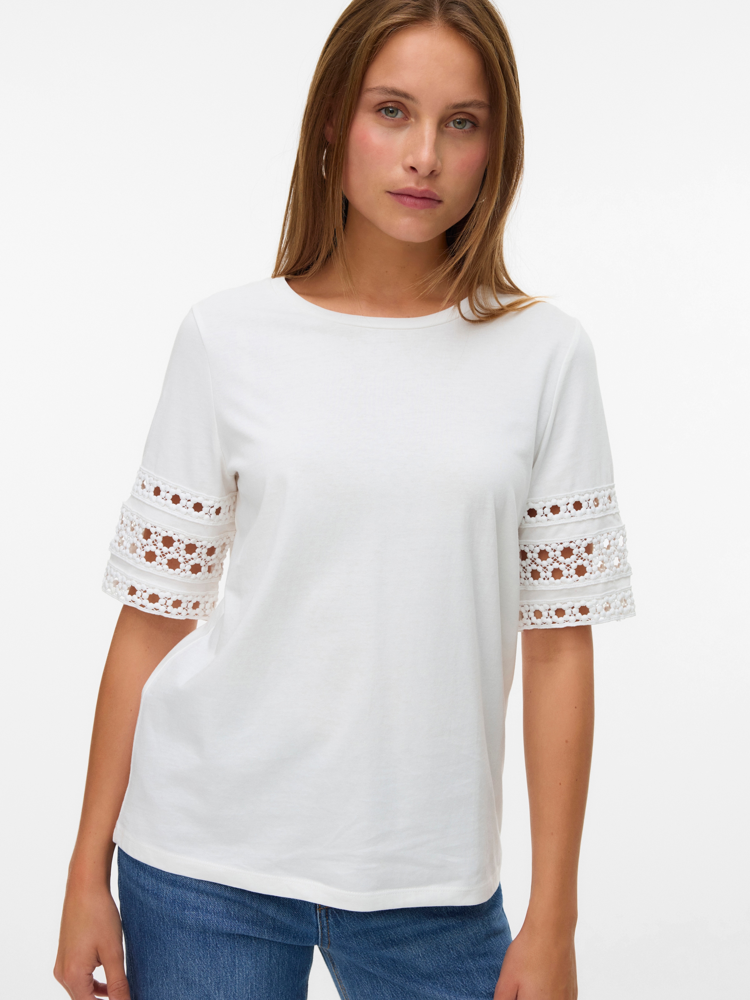 Image of Vero Moda T-Shirt "VMIVACY 2/4 O-NECK TOP JRS BTQ" mit Lochstickerei