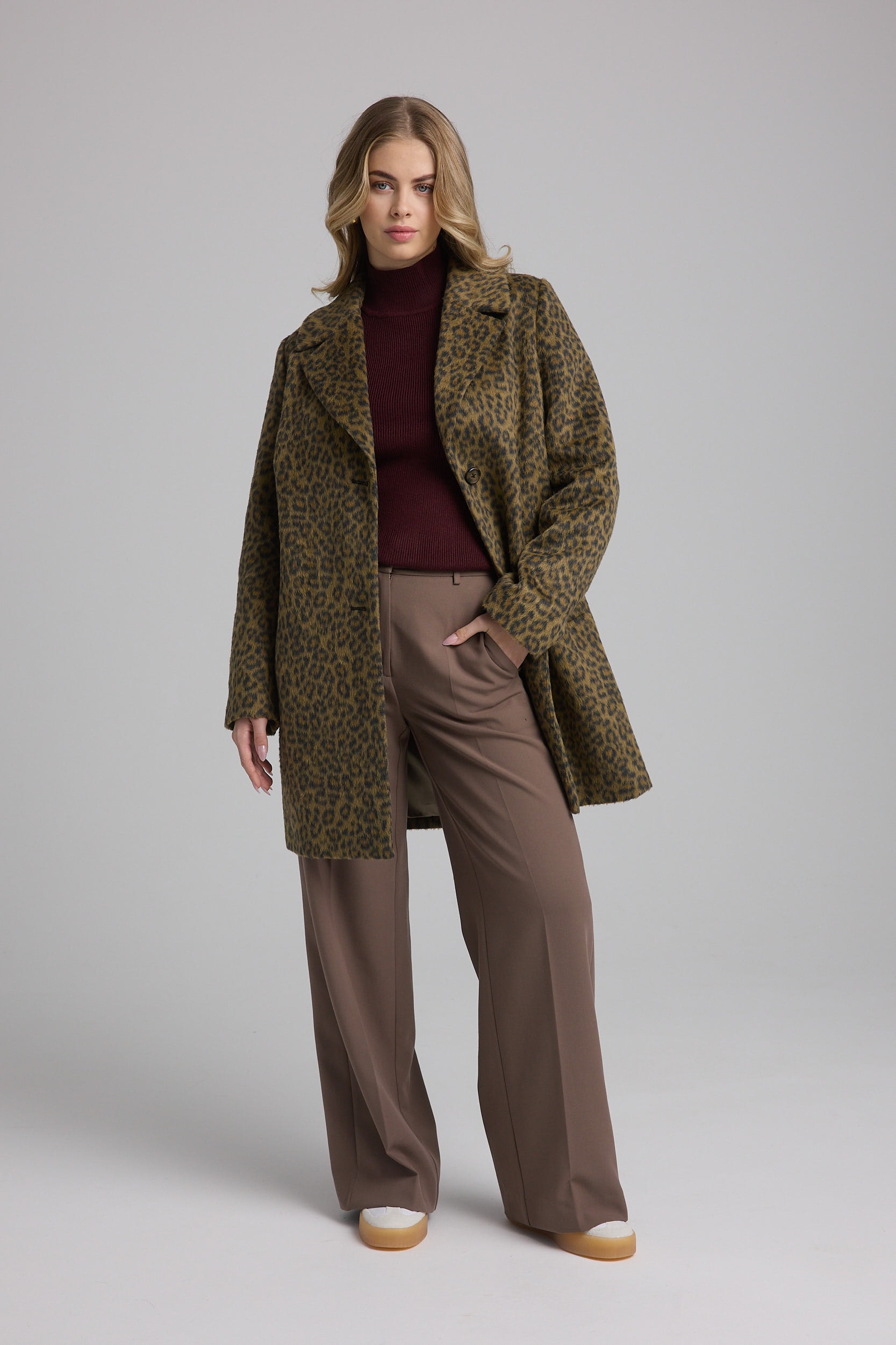 Image of MANISA Fellimitatmantel mit Animal-Print und Reverskragen