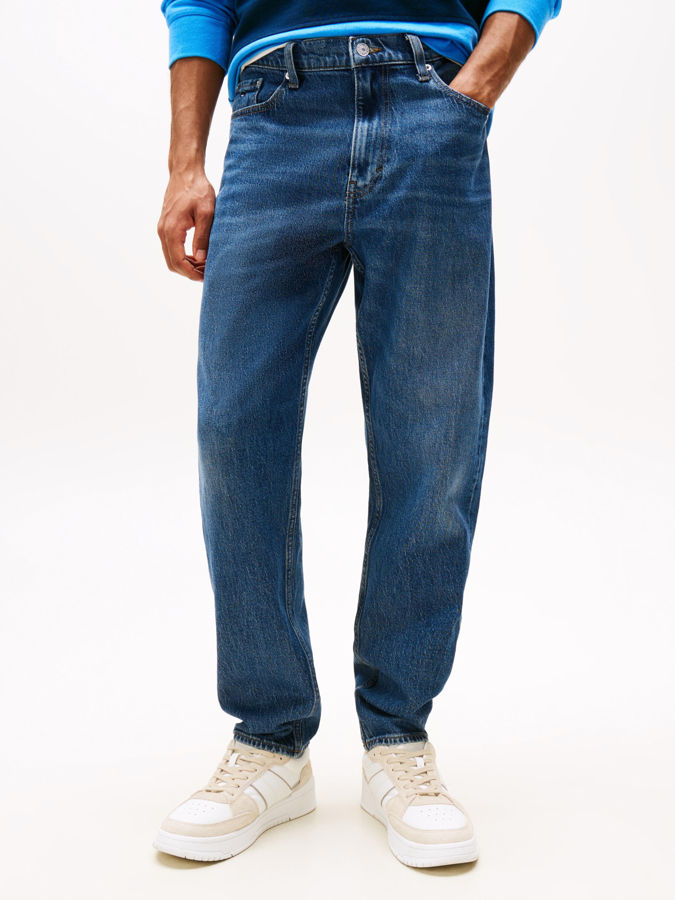 Image of Tommy Jeans Gerade Jeans "Isaac Relaxed Tapered" Relaxed‑Fit‑Jeans mit konisch zulaufendem Bein