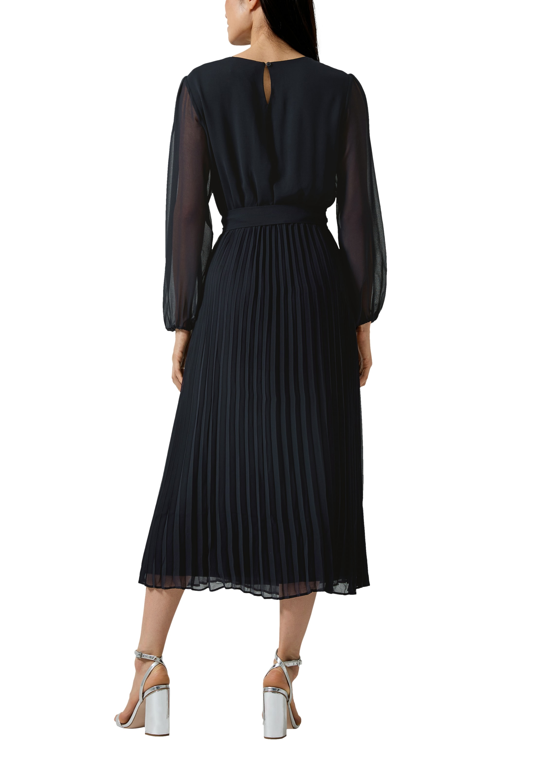 s.Oliver BLACK LABEL Robe en maille mit seitlichem Bindegürtel