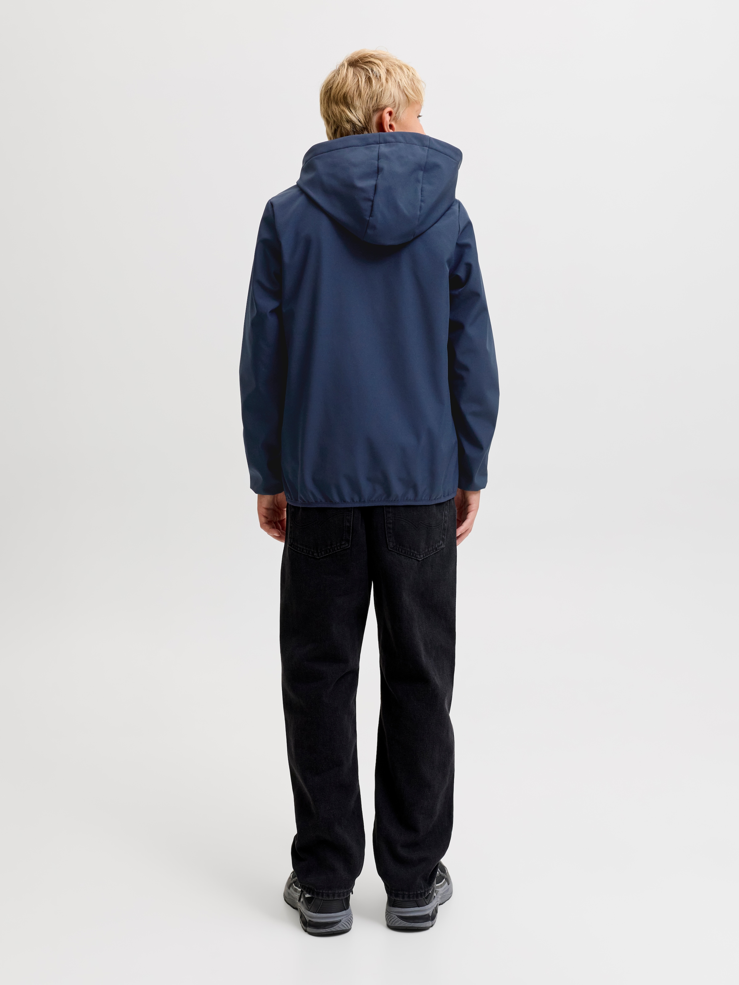 Jack & Jones Junior Veste softshell »JJTHEO wasserabweisend und pflegeleicht für Alltag« avec capuche Polyester, coupe régulière