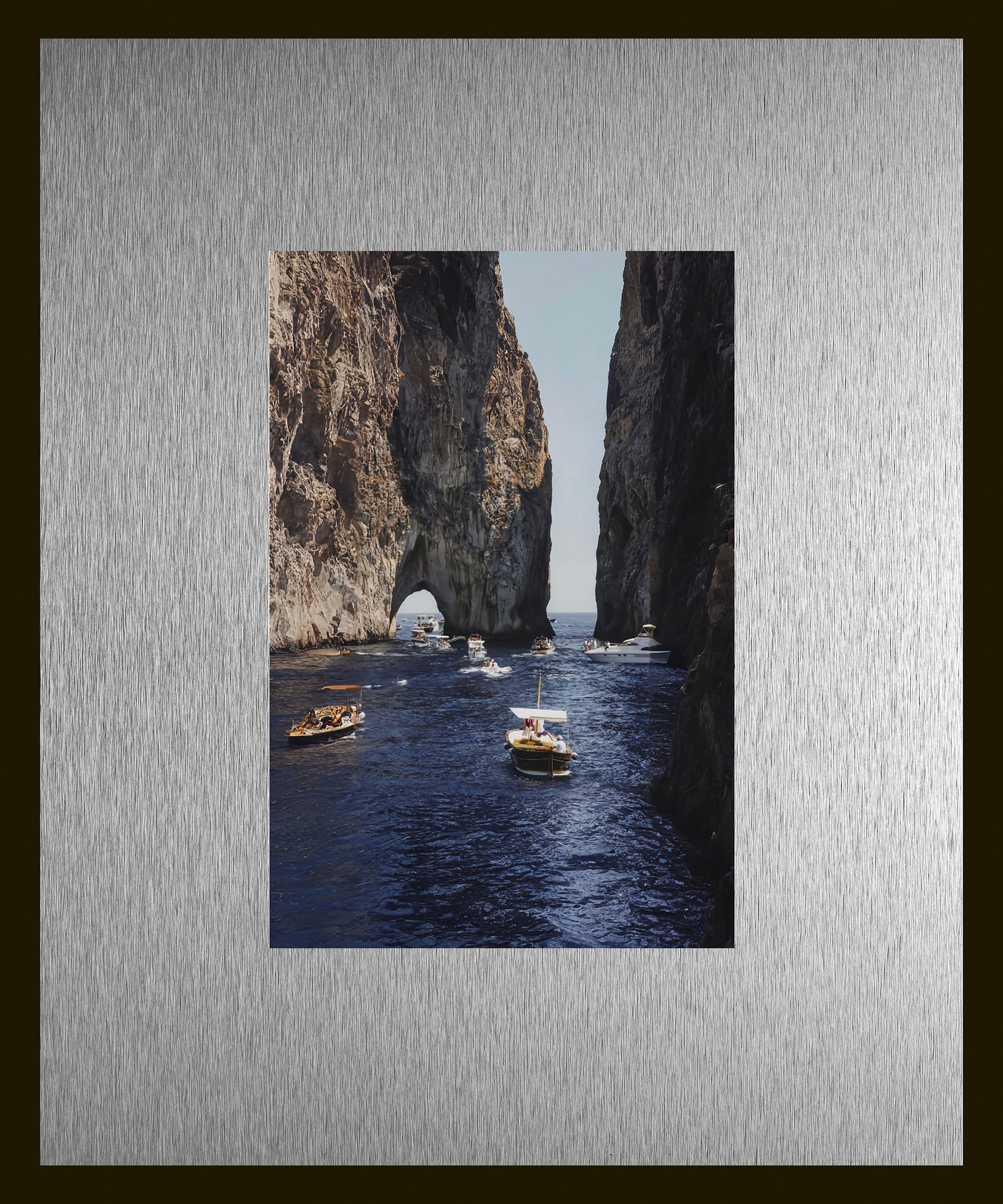 Image of queence Bild "Trend Wandbild, Wandkunst, Kunstdruck "Meer und Boote"" Boote & Schiffe Meer Bilder Wasser 1 Stk. tlg. inkl. Passepartout aus hochwertigem Aluminium und schwarzem Rahmen
