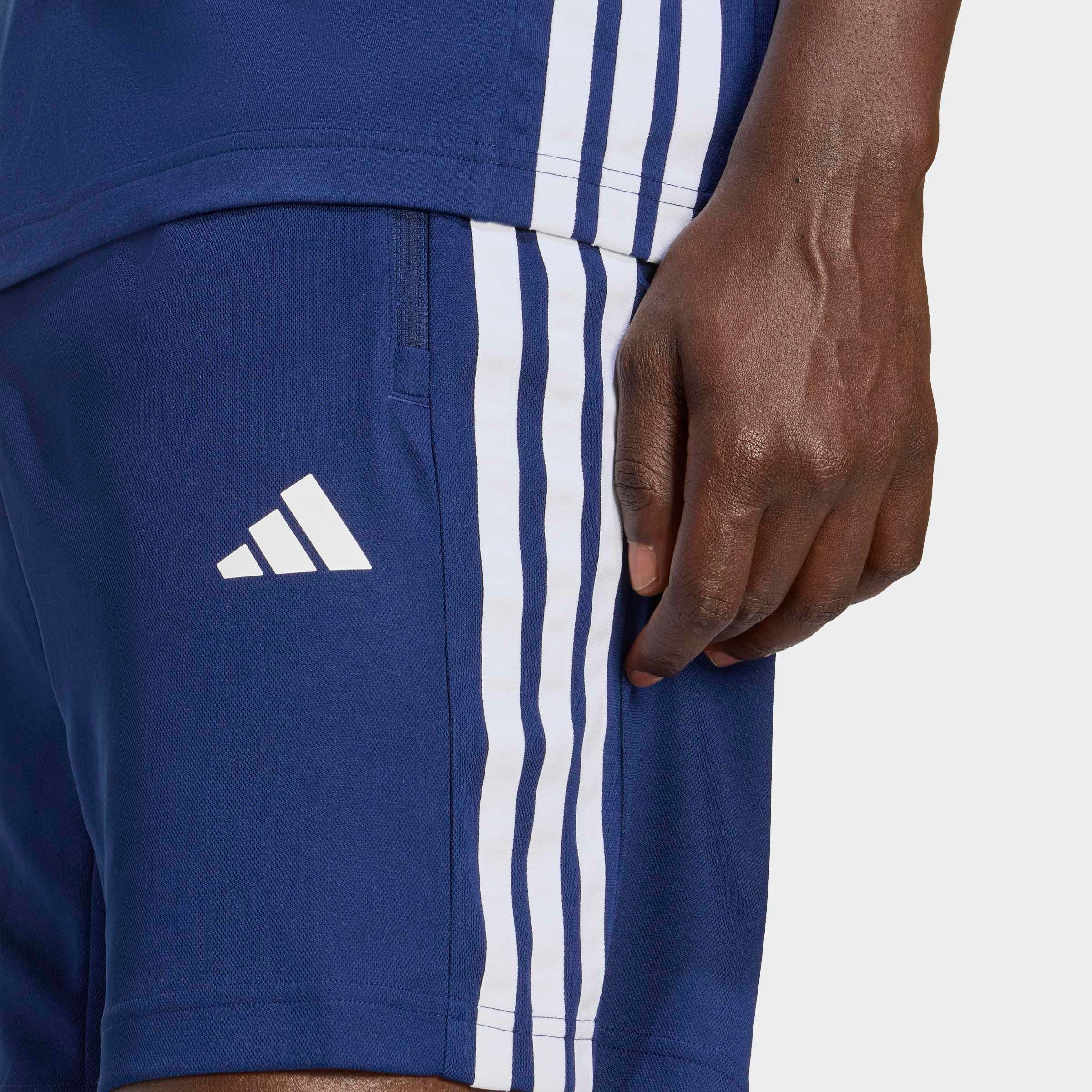 adidas Performance Shorts »WORKOUT ESSENTIALS BASE 3-STREIFEN PIKEE-, 23 CM«  sportlicher Stil, für sportliche Aktivitäten, aus Polyester