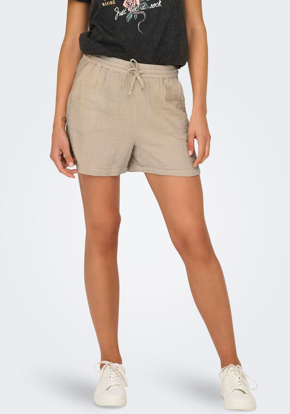 Image of ONLY Shorts "ONLTHYRA SHORTS NOOS WVN" Baumwolle, regular fit