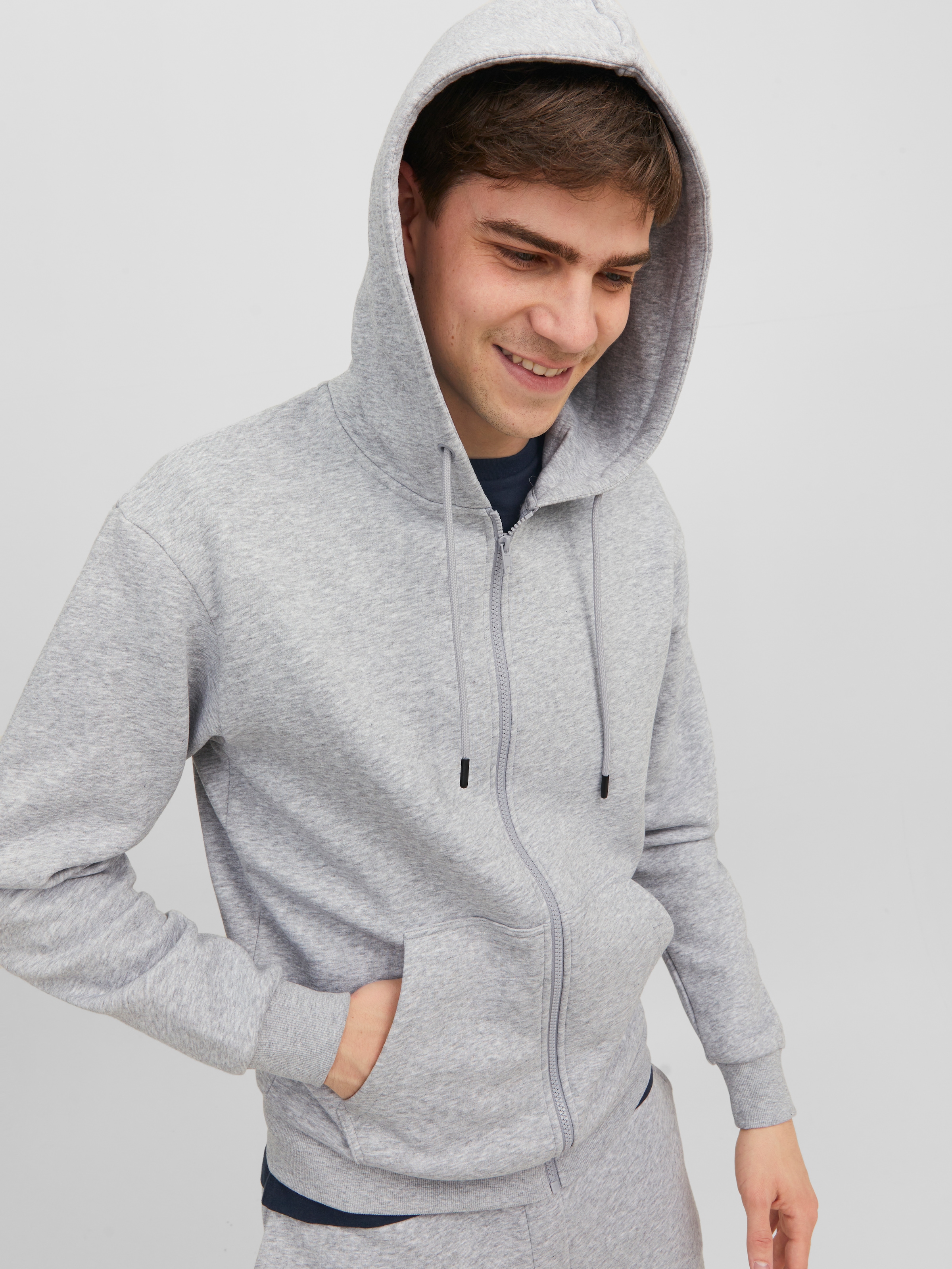 Jack & Jones Sweat à capuche »JJEBRADLEY mit Kapuze, ideal für kalte Jahreszeit« Materialmix, relaxed fit