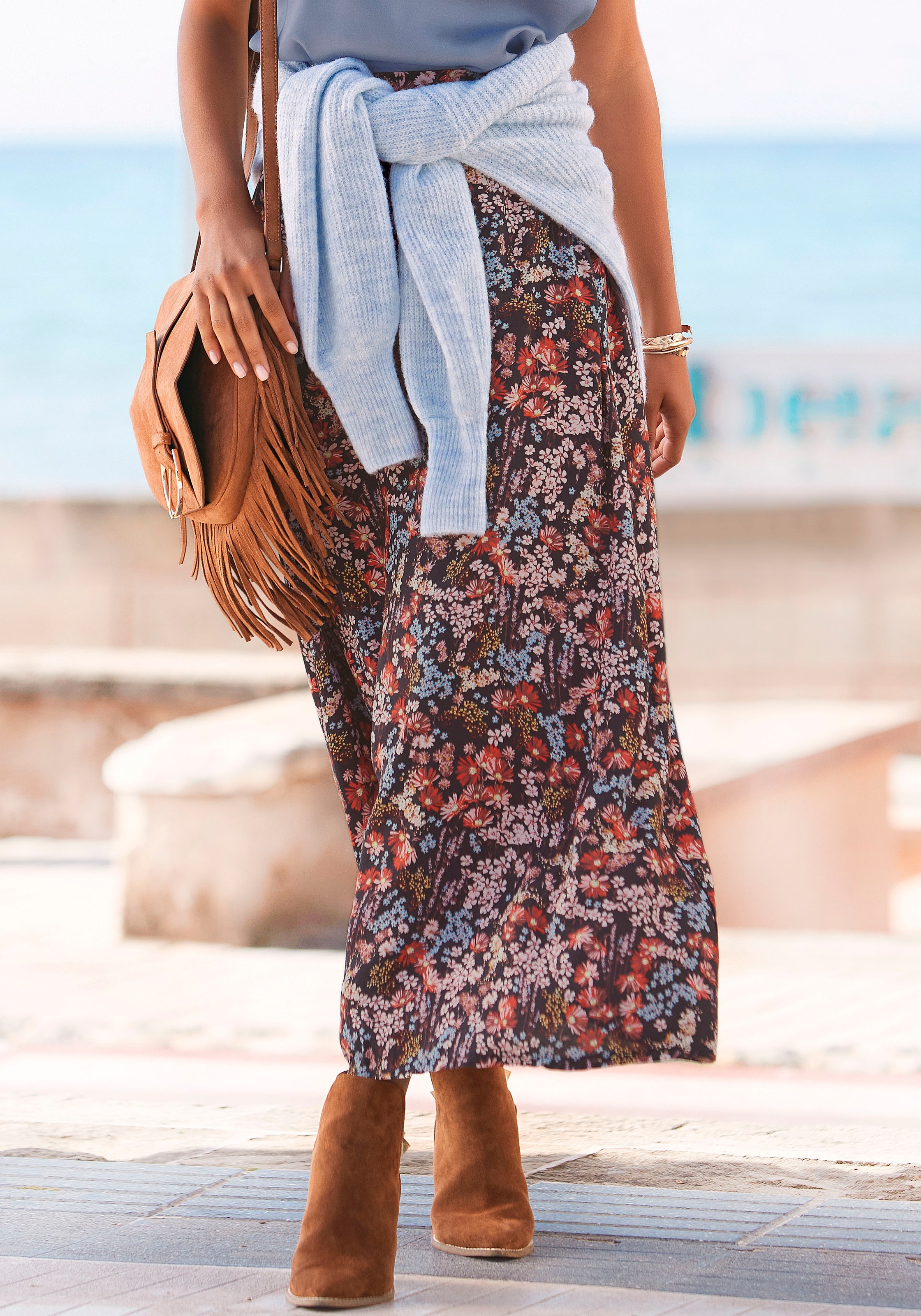 Image of LASCANA Maxirock, mit Blumendruck aus gewebter Viskose bei Ackermann Versand Schweiz