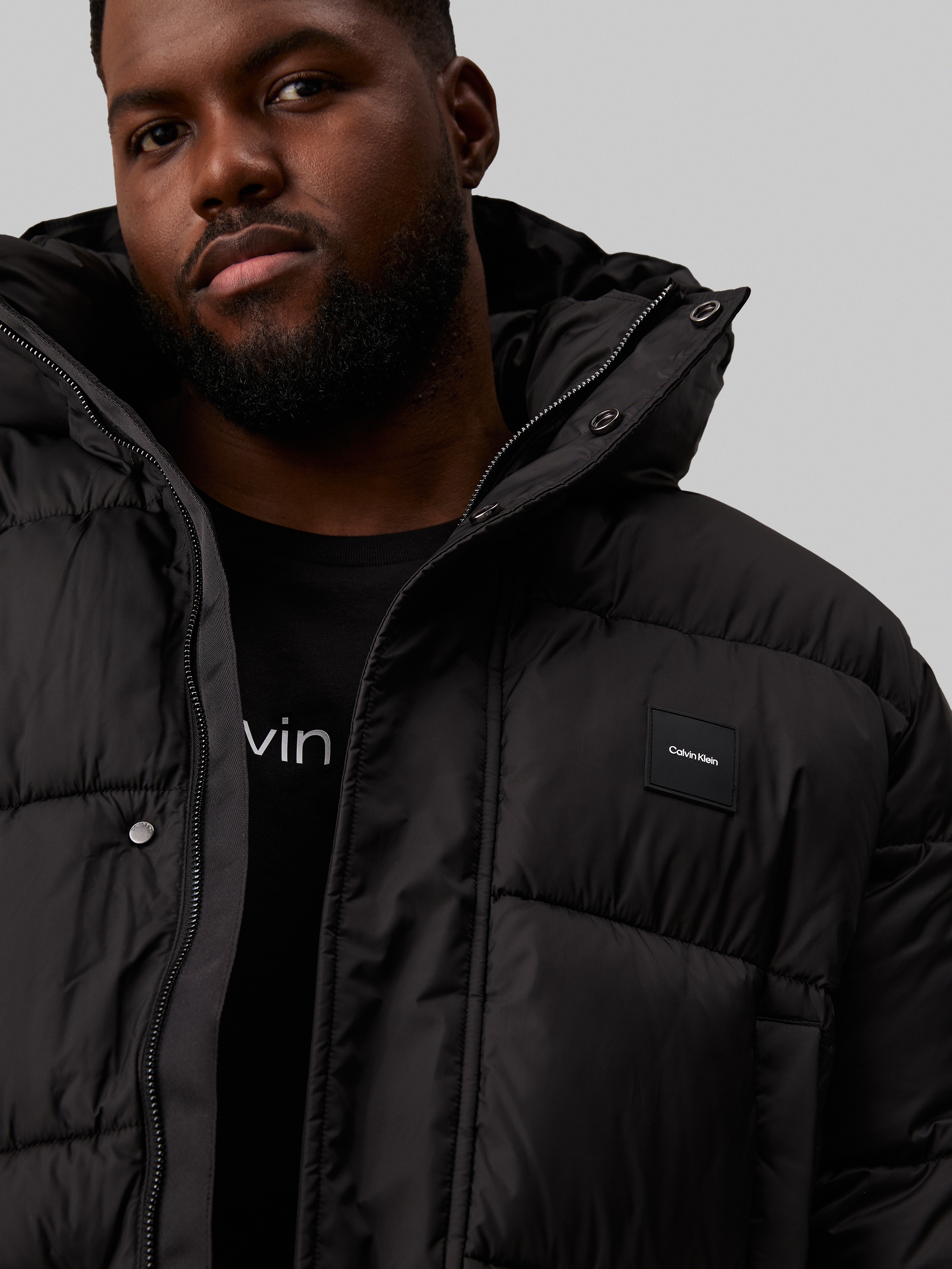 Calvin Klein Big&Tall Steppmantel »BT_LONG HOODED QUILT PUFFER MW«, in Grossen Grössen mit Logopatch