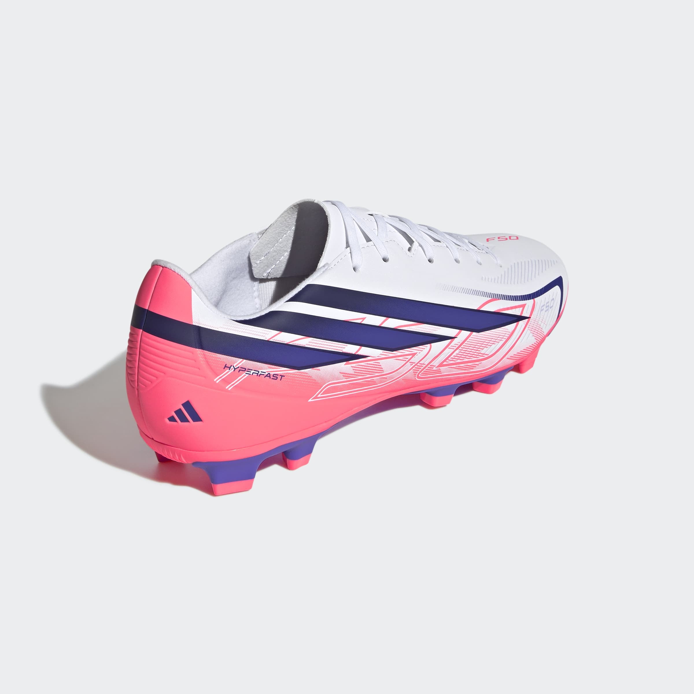 adidas Performance Chaussure de football »F50 HYPERFAST CLUB , FESTE BÖDEN/GEMISCHTE BÖDEN«  adapté à de nombreux types de sols