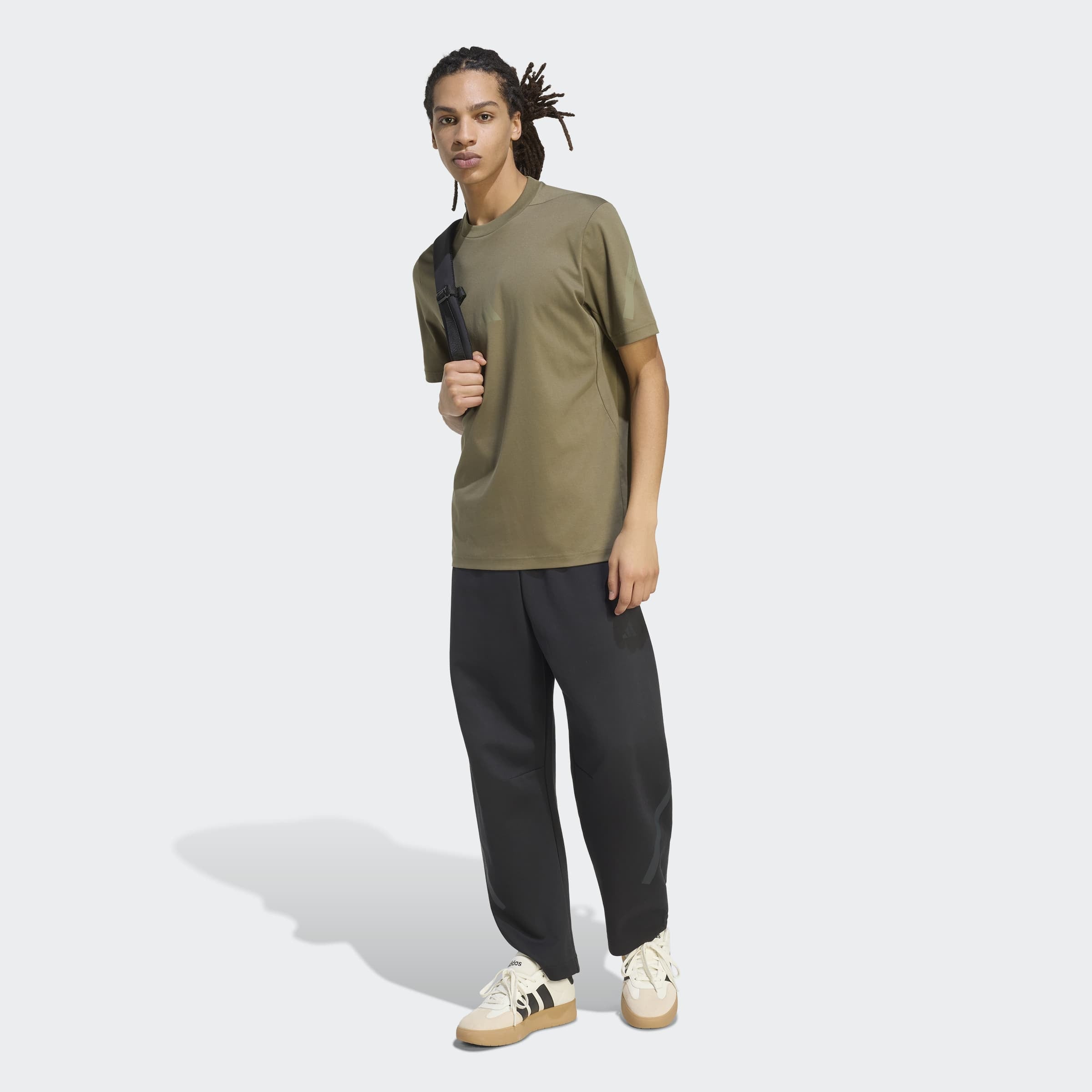adidas Sportswear T-shirt »M Z.N.E. TEE RE« coupe régulière, avec col rond classique, sportif