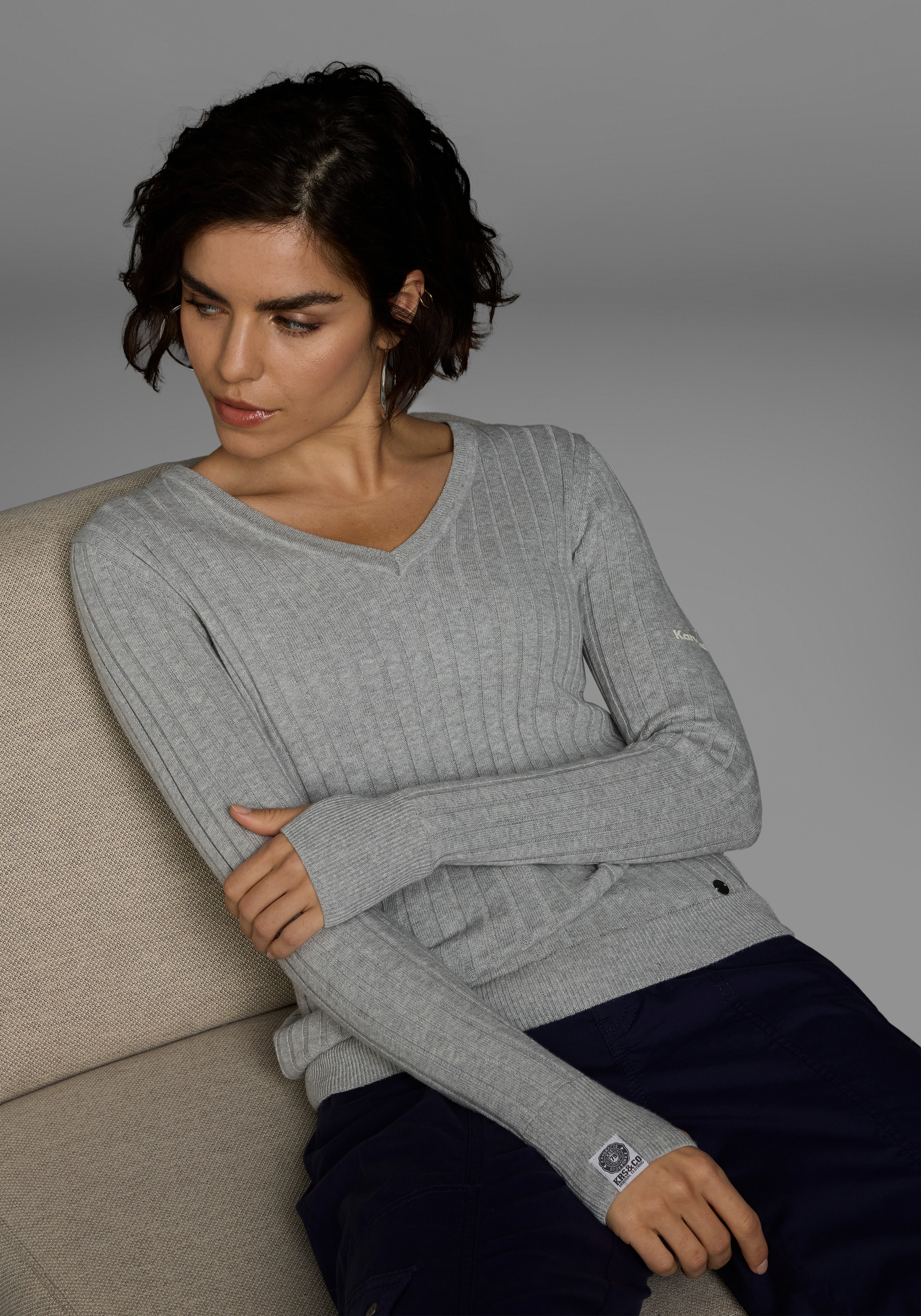 Image of KangaROOS V-Ausschnitt-Pullover in breit geripptem Feinstrick