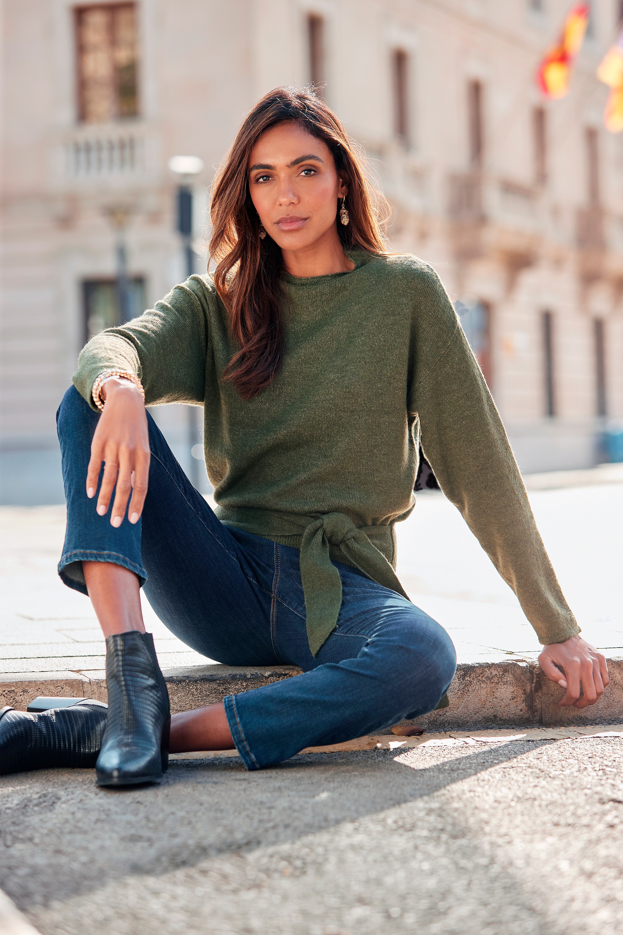 LASCANA Pull à col roulé mit Bindeband an der Hüfte