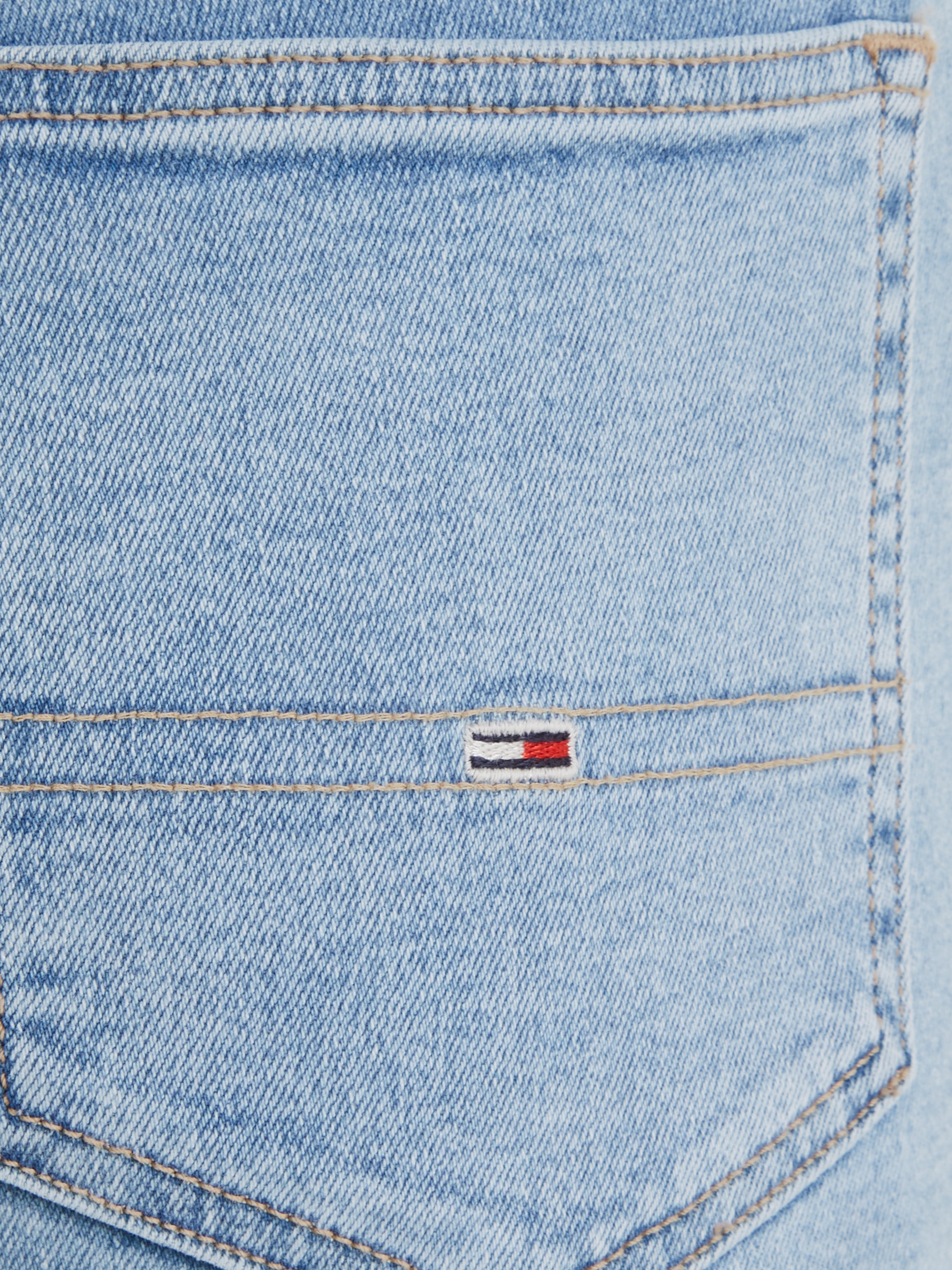 Jeans mit Bequeme ♕ »Sylvia«, Jeans Tommy Ledermarkenlabel auf versandkostenfrei