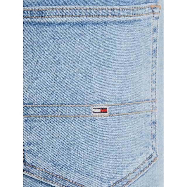 ♕ Tommy Jeans Bequeme Jeans »Sylvia«, mit Ledermarkenlabel  versandkostenfrei auf
