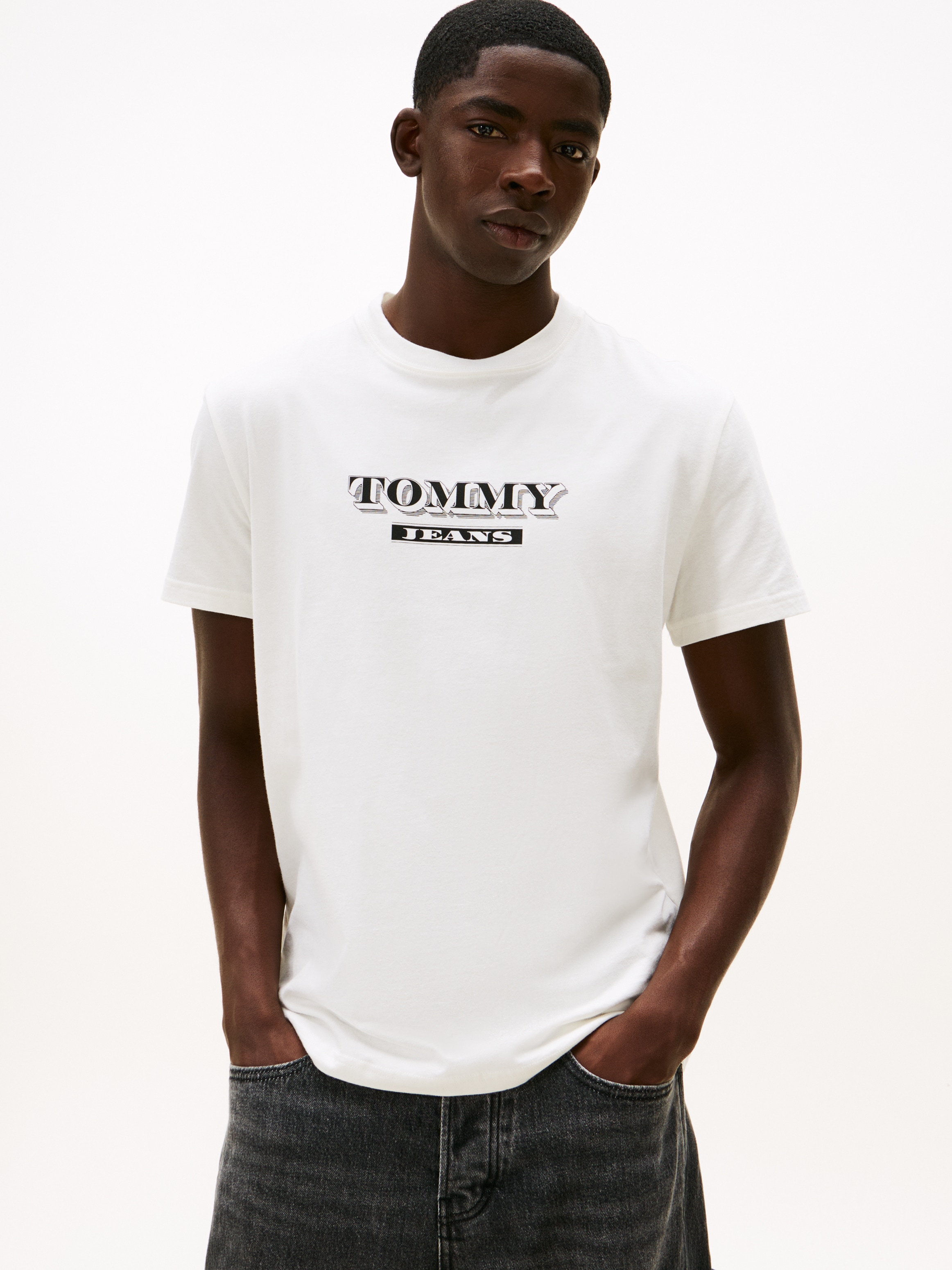 Image of Tommy Jeans Rundhalsshirt "TJM BILLS FONT" regular fit, Rundhals, bedruckt
