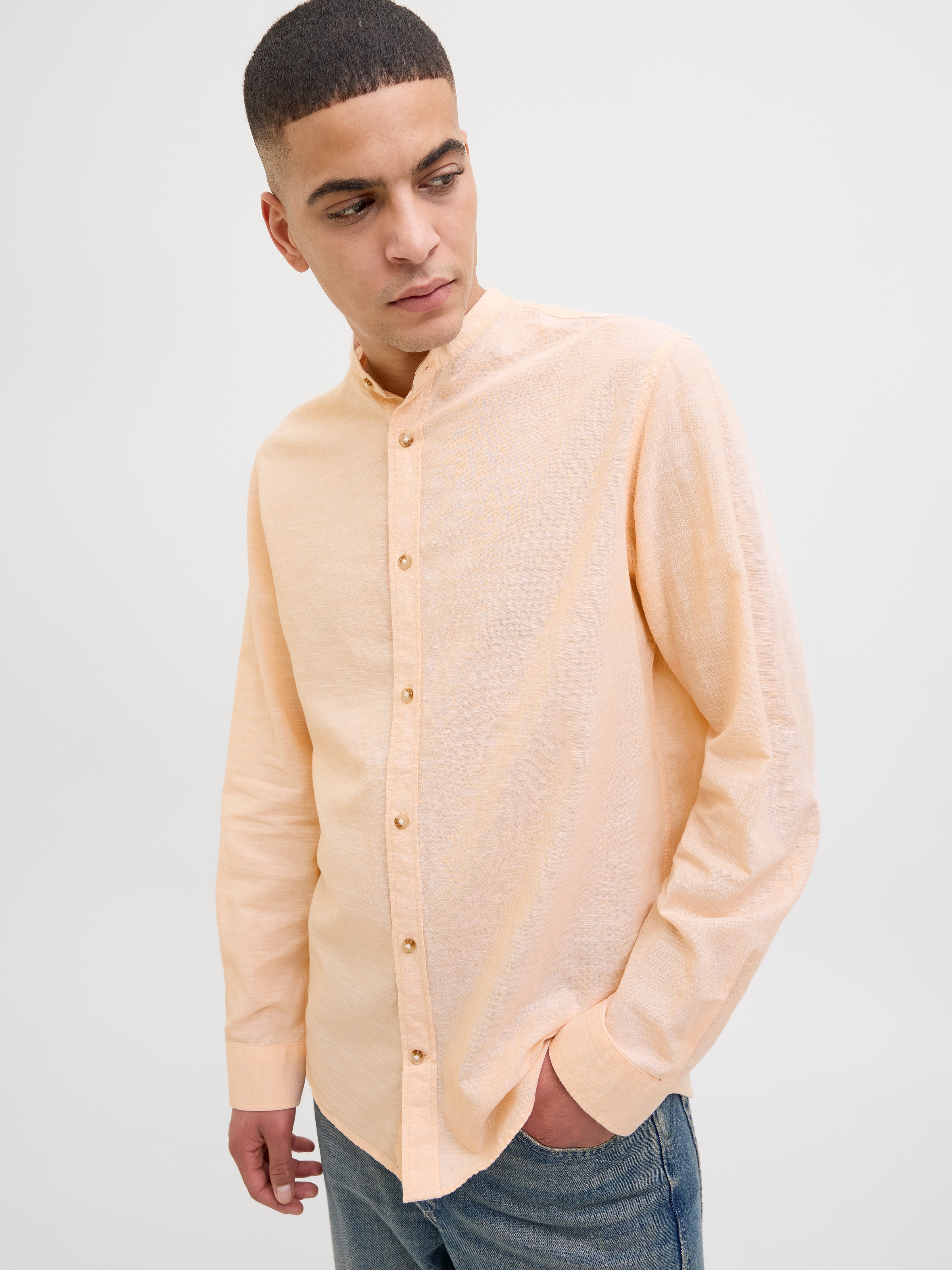 Jack & Jones Langarmhemd »JJESUMMER BAND SHIRT LS SN«, mit Bandkragen