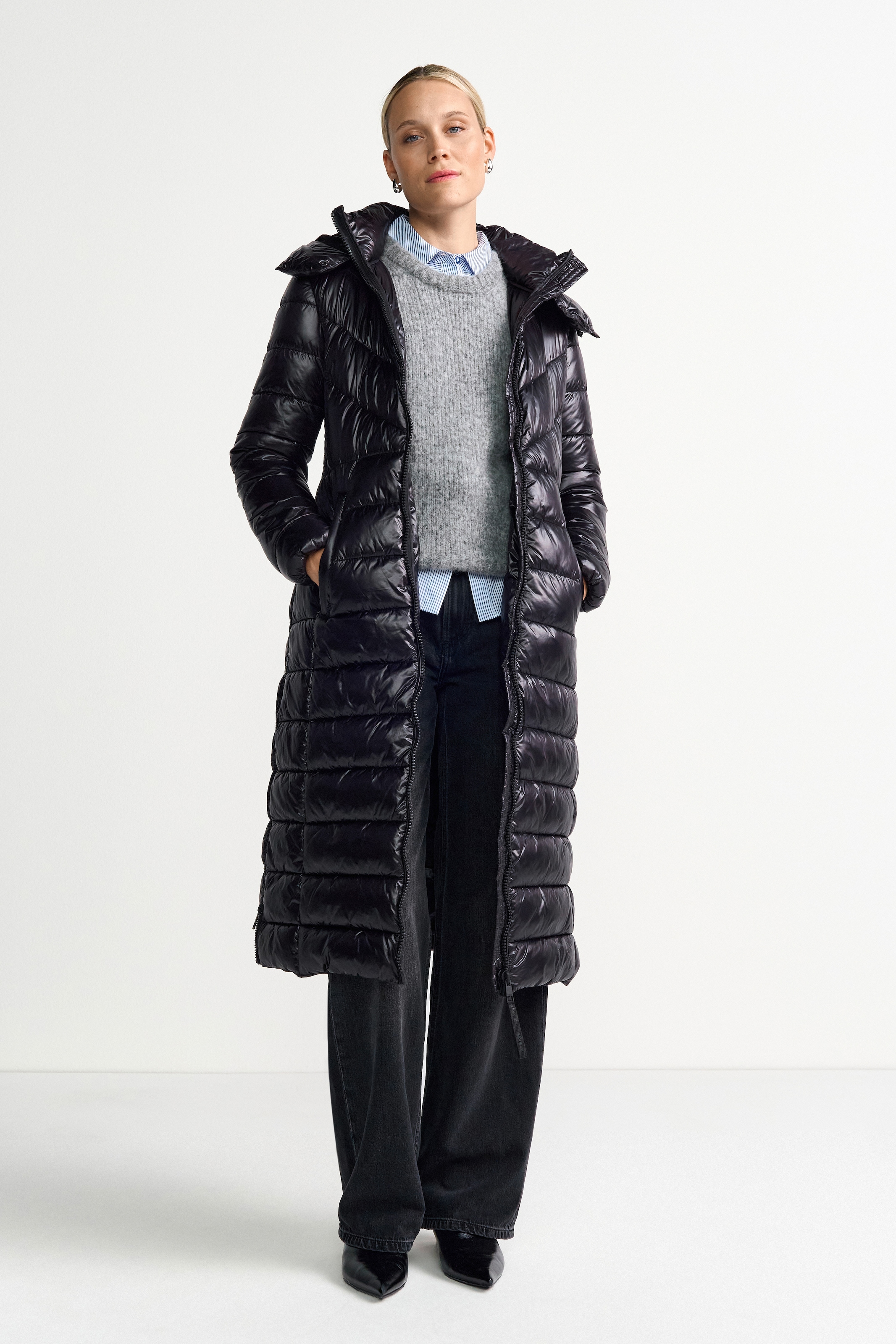 RICHROYAL Steppmantel, mit glänzenden Finish, slim fit, mit Reissverschlüssen an den Seiten
