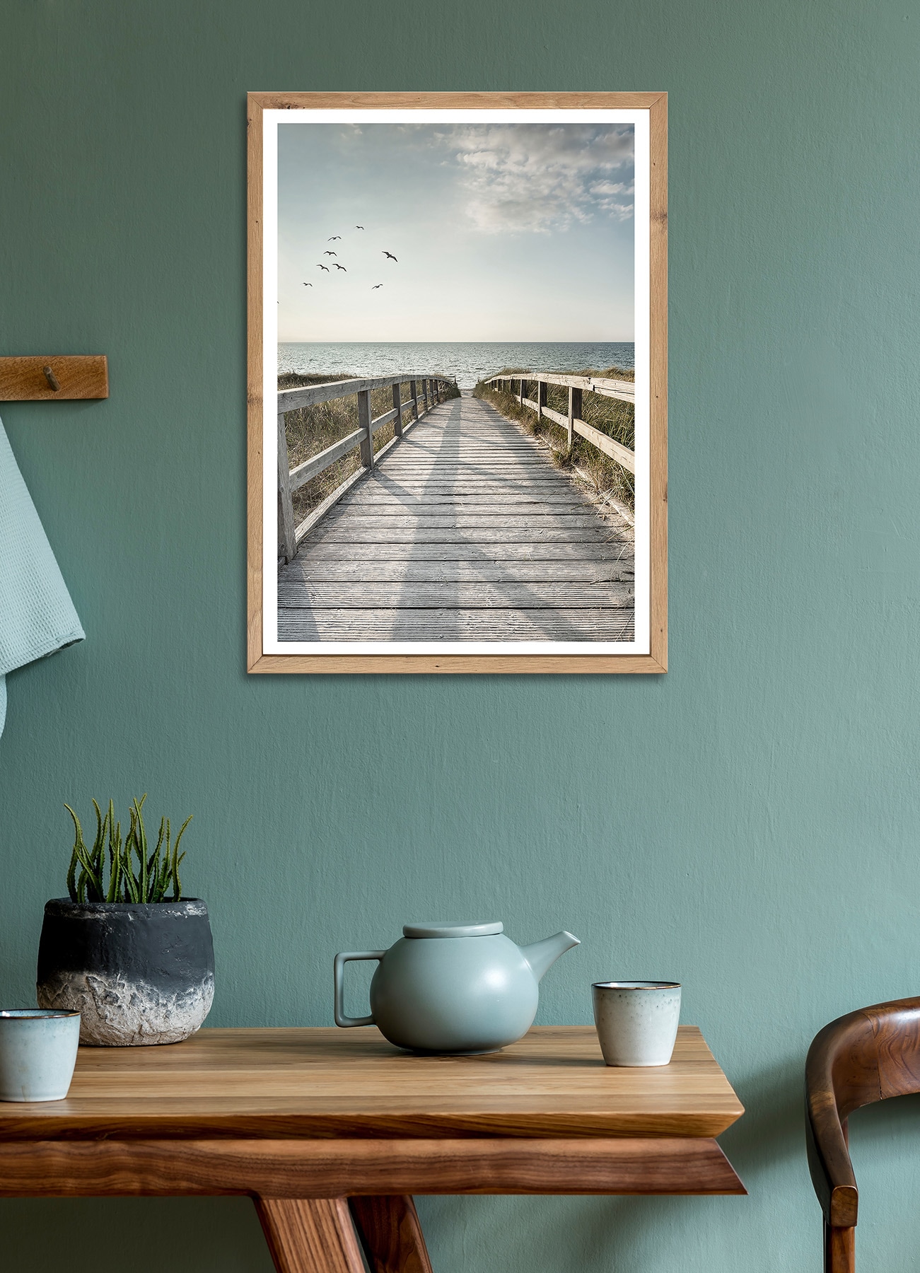 Bönninghoff Bild mit Rahmen »Wandbild gerahmt STEG ZUM MEER 50x70 cm – Maritime Küsten Deko« Meer | Natur | Steg | Strand | Vögel 1 Stk. tlg. mit dekorativem Rahmen