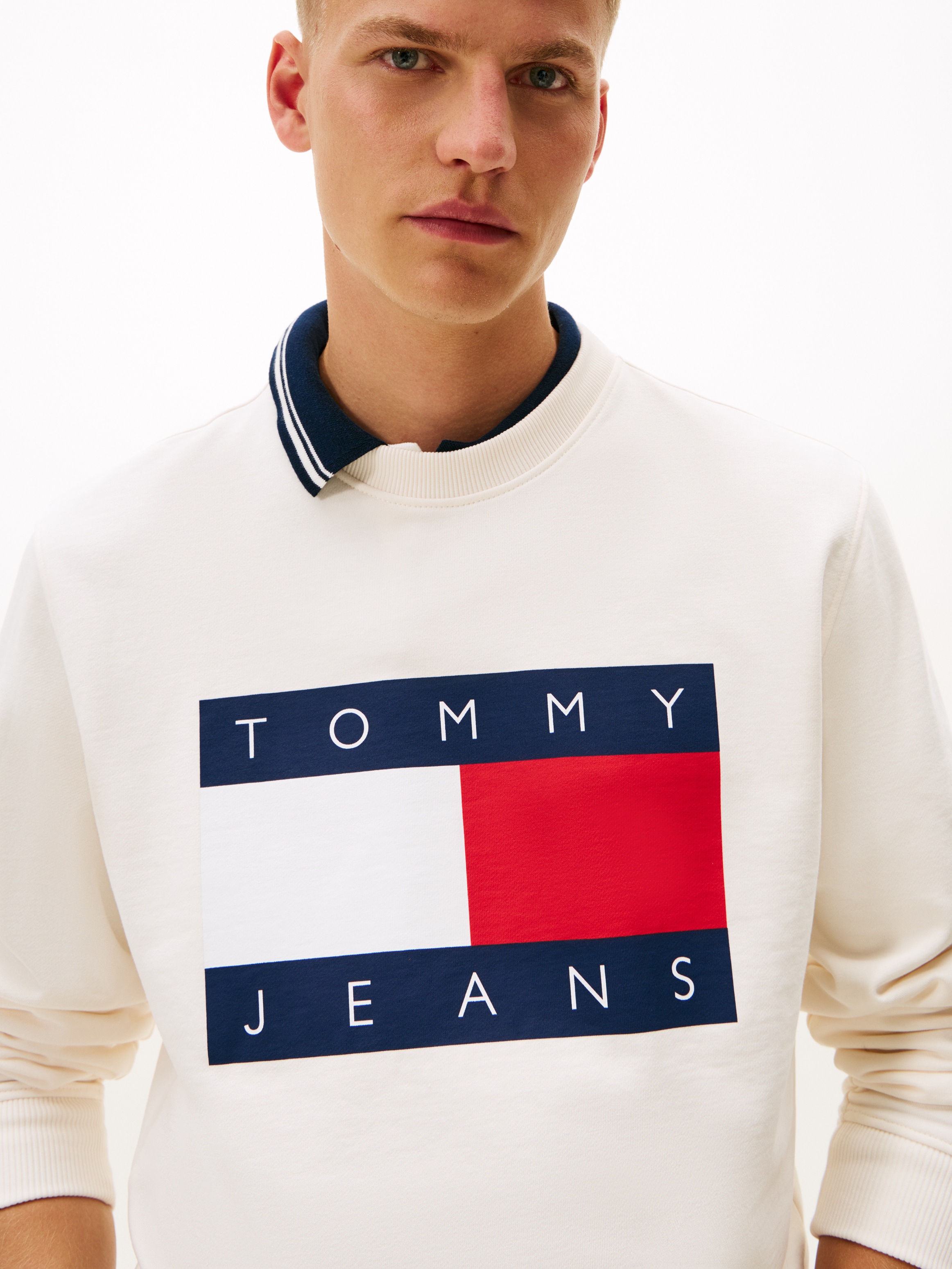 Tommy Jeans Sweatshirt »TJM BIG FLAG CREWNECK«, regular fit
